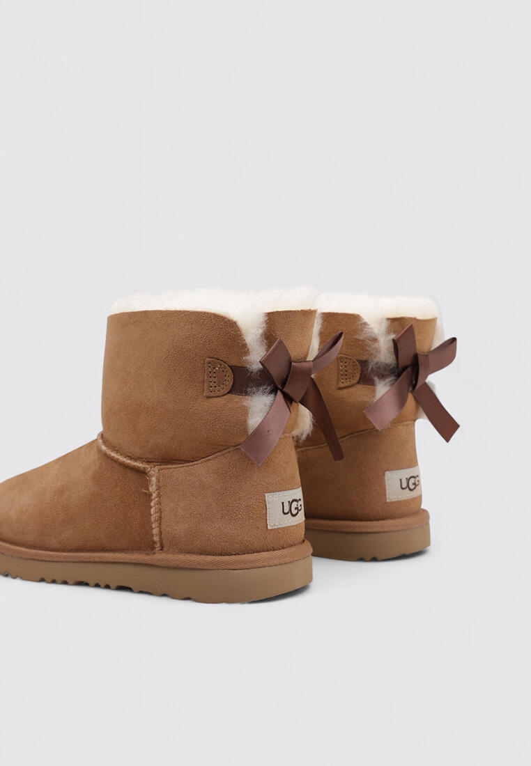 Botas Esquimales Deportivas Niños UGG MINI BAILEY BOW II Cuer 4/5