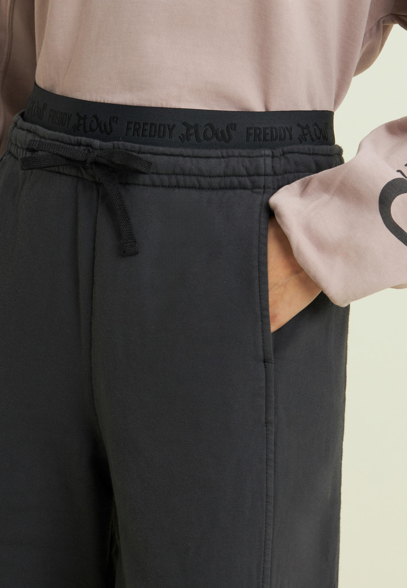Pantaloni balloon in felpa con logo street art 4/4