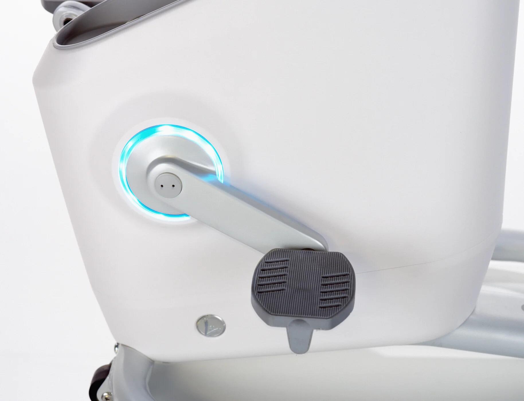LifeSpan Ampera debajo de la bicicleta de escritorio - Glacier White 4/7