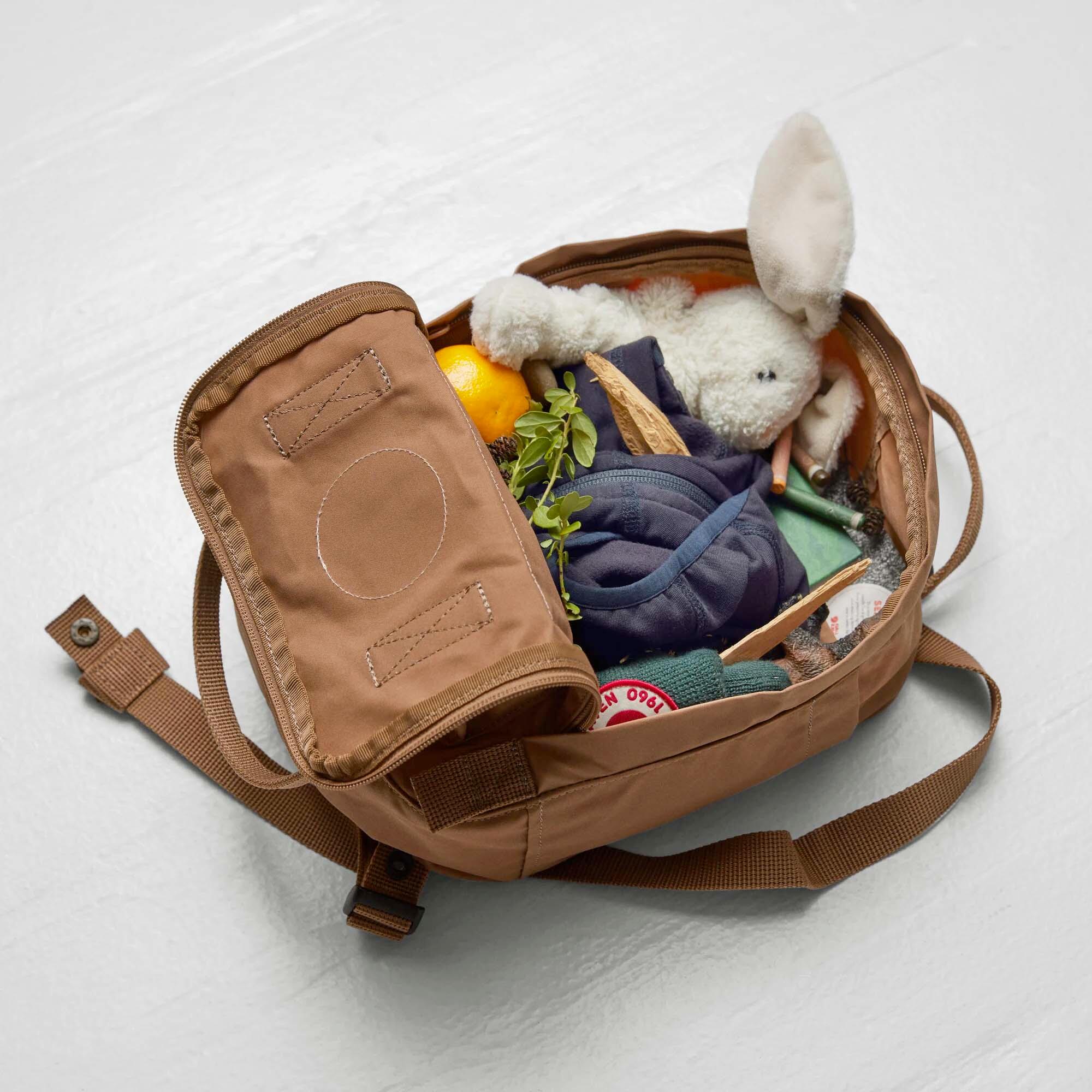 Mochila para caminar Fjallraven Kanken mini Khaki 7 litros perlante 4/5