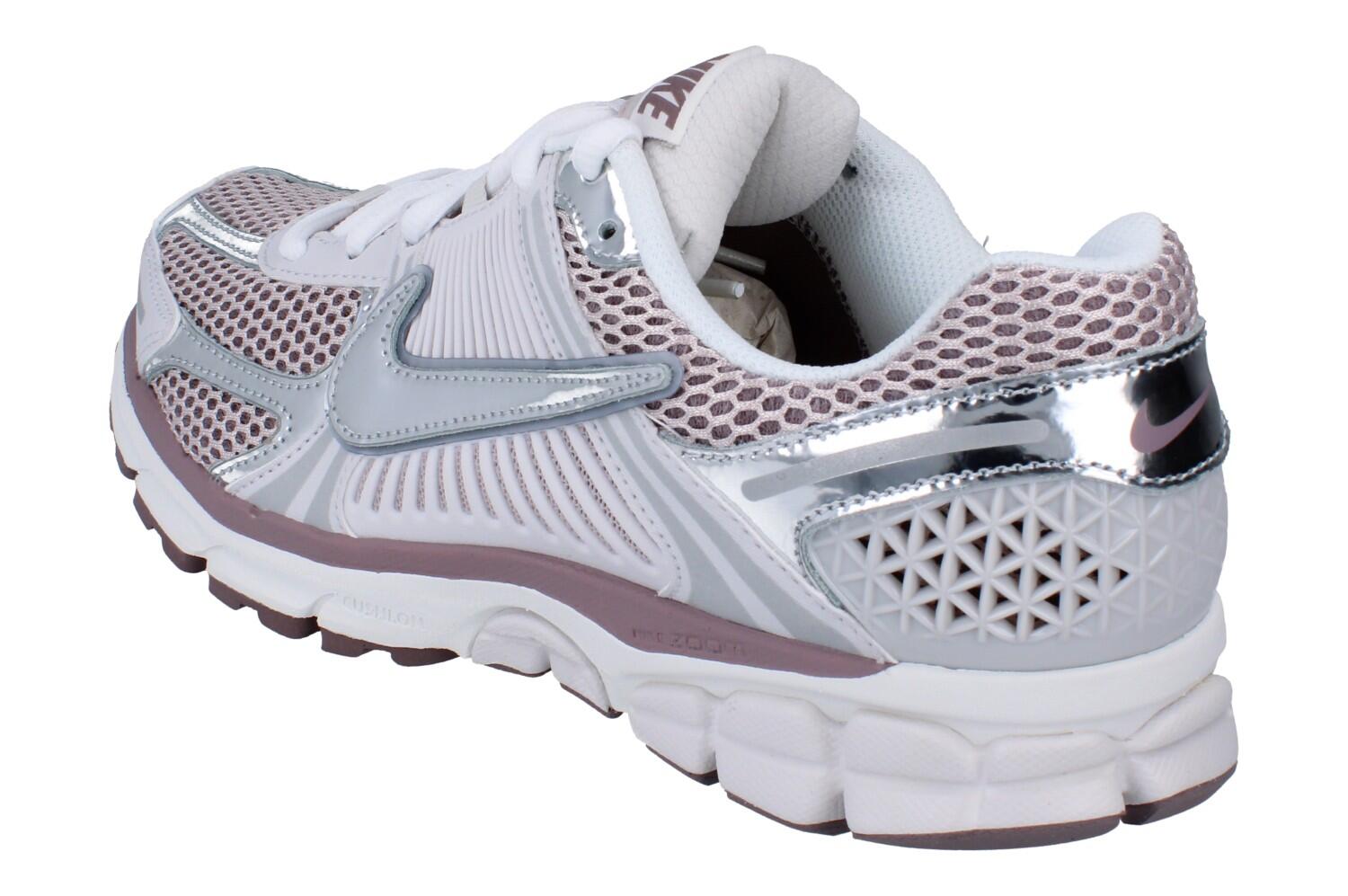 Nike Zoom Vomero 5 Metallic Silver Platinum Violet 2/6