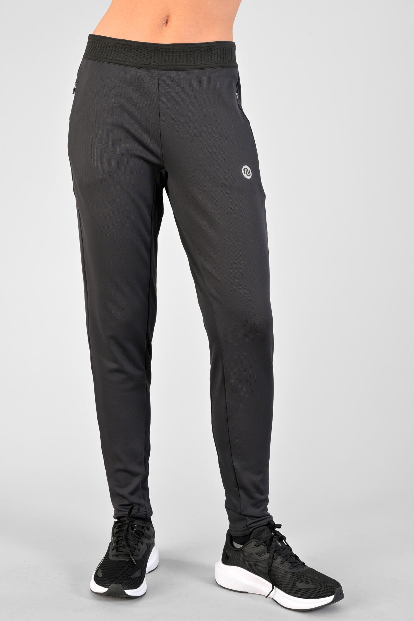NESSI SPORTSWEAR picture