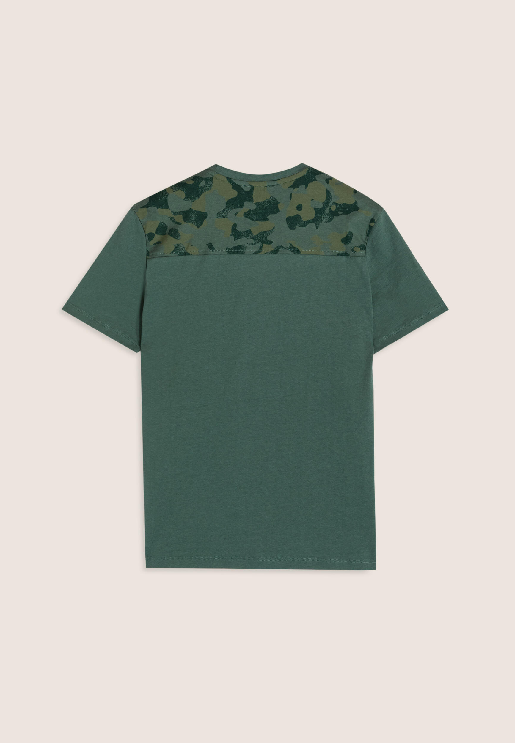 T-shirt con inserti camouflage e logo sul cuore 2/3
