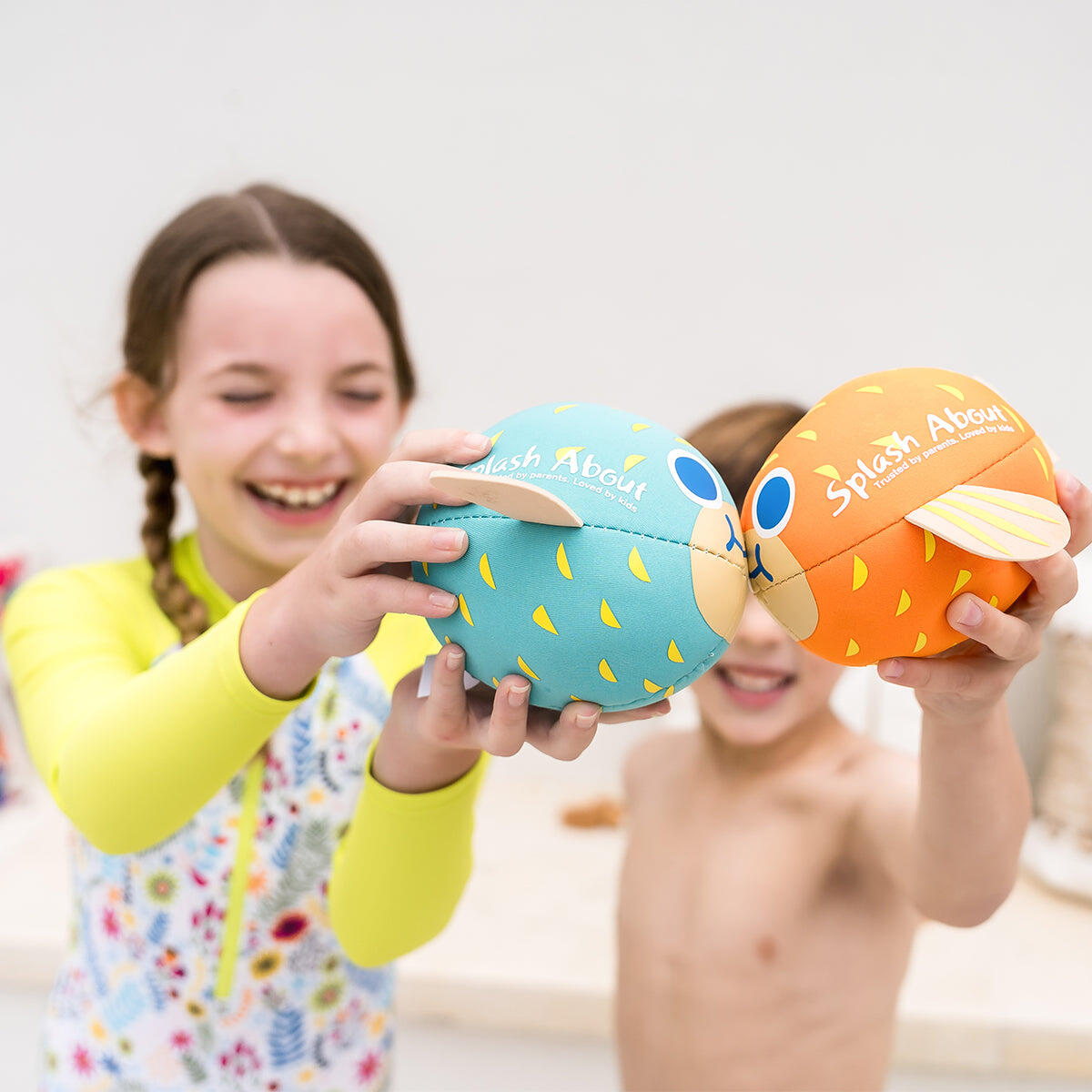 Splash About Pufferfish Neoprene Pool Ball 4/4