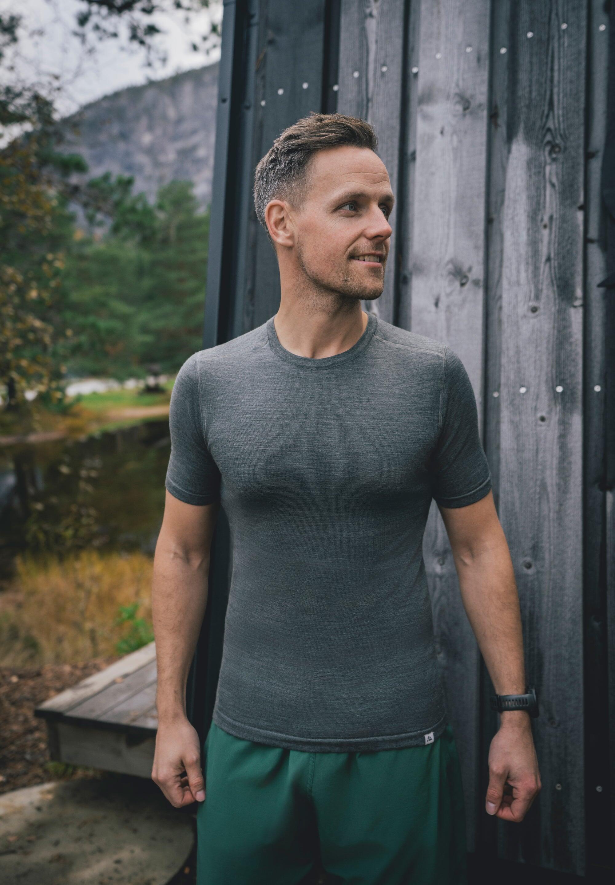 T-shirt térmica de lã merino para homem Capa base suave e respirável 5/6