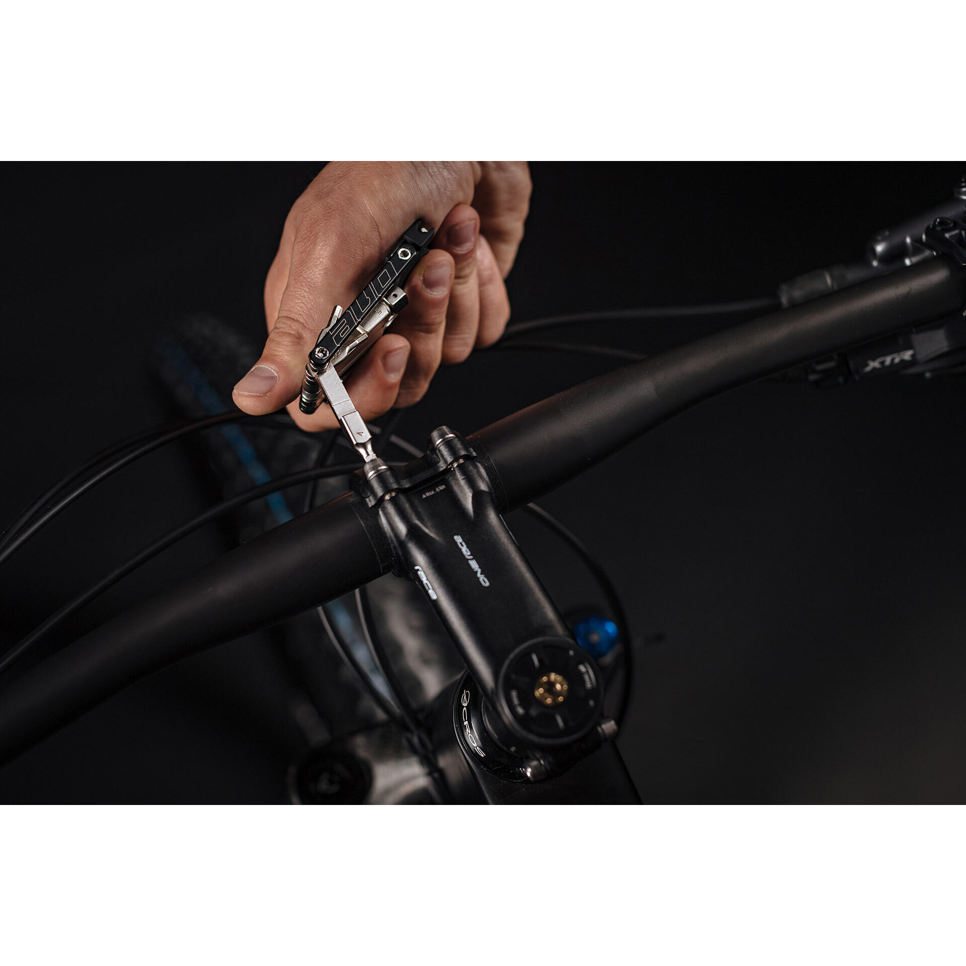 Un un multi-outils 16 unisize noir 5/6