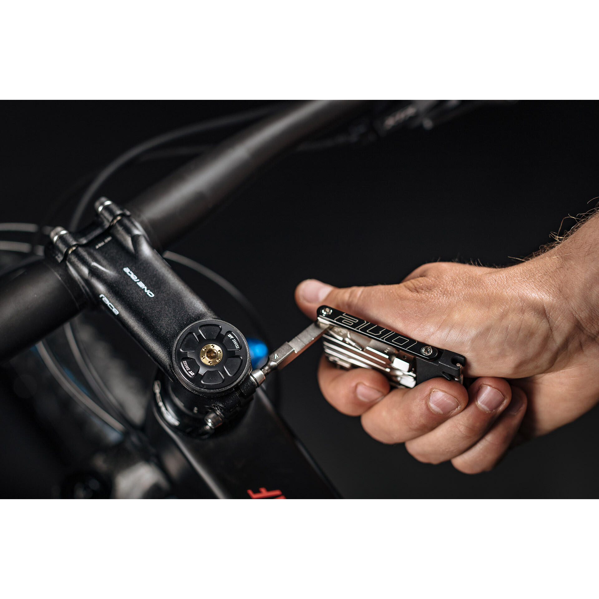 Un un multi-outils 16 unisize noir 4/6