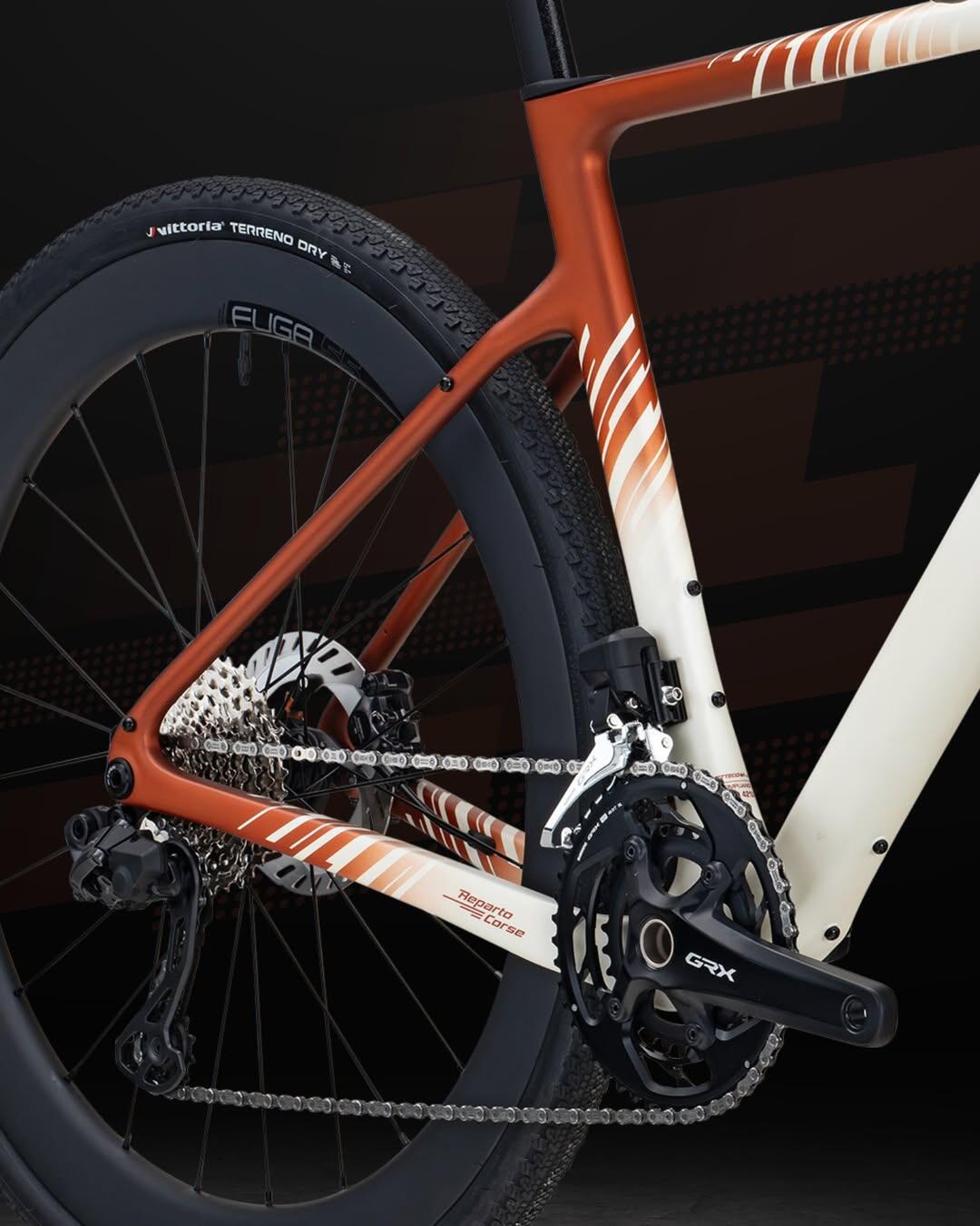 Gravel Overland 51BZ Shimano GRX 825 Di2 24V | Decathlon