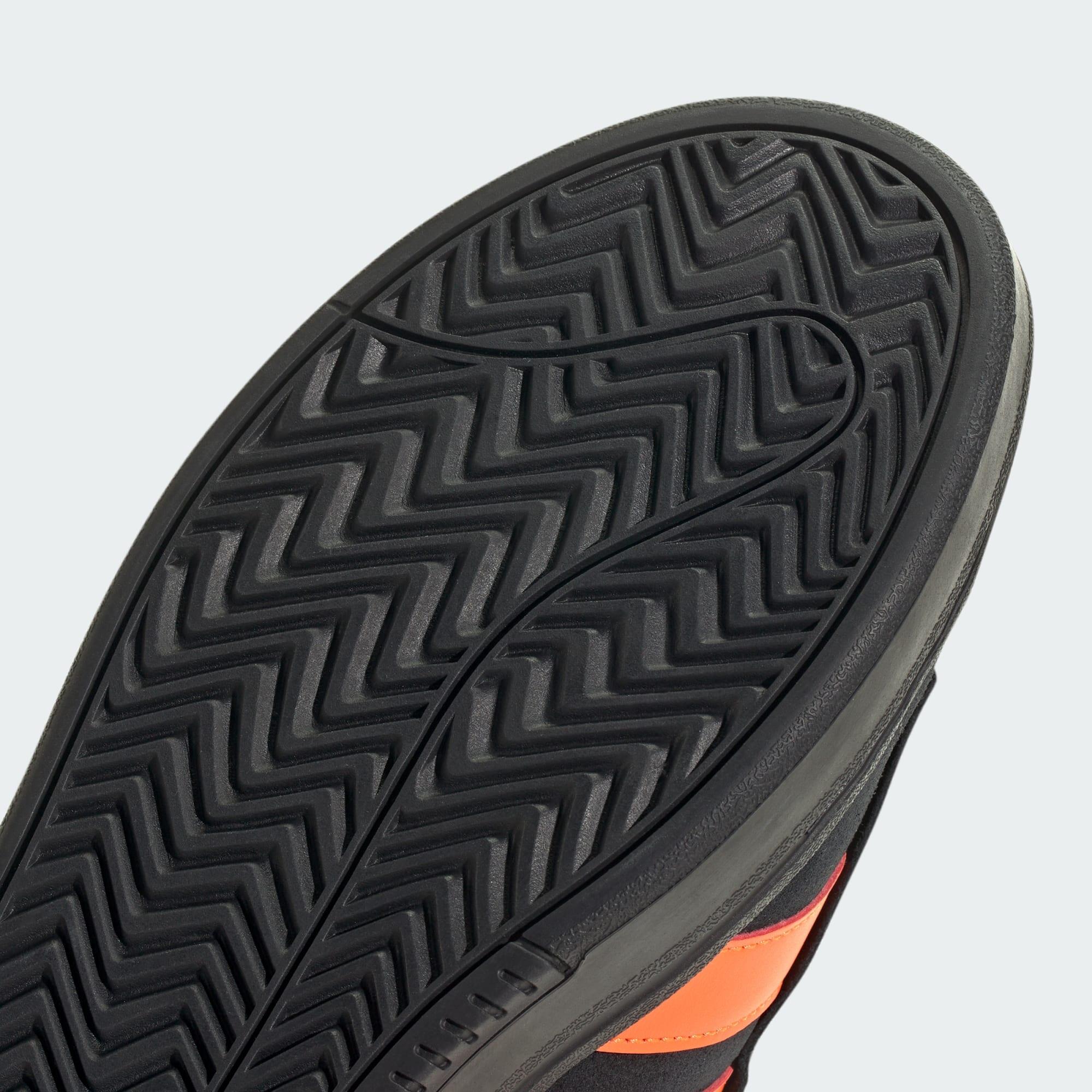 Grand Court Alpha Schuh 6/15