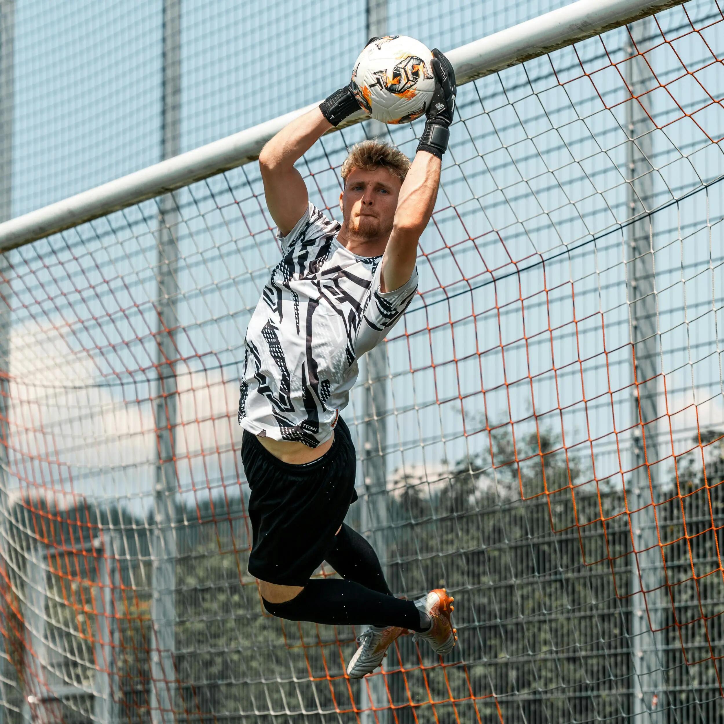 Guanti da portiere per adulti Legend Black-Out con protezione delle dita 2/7