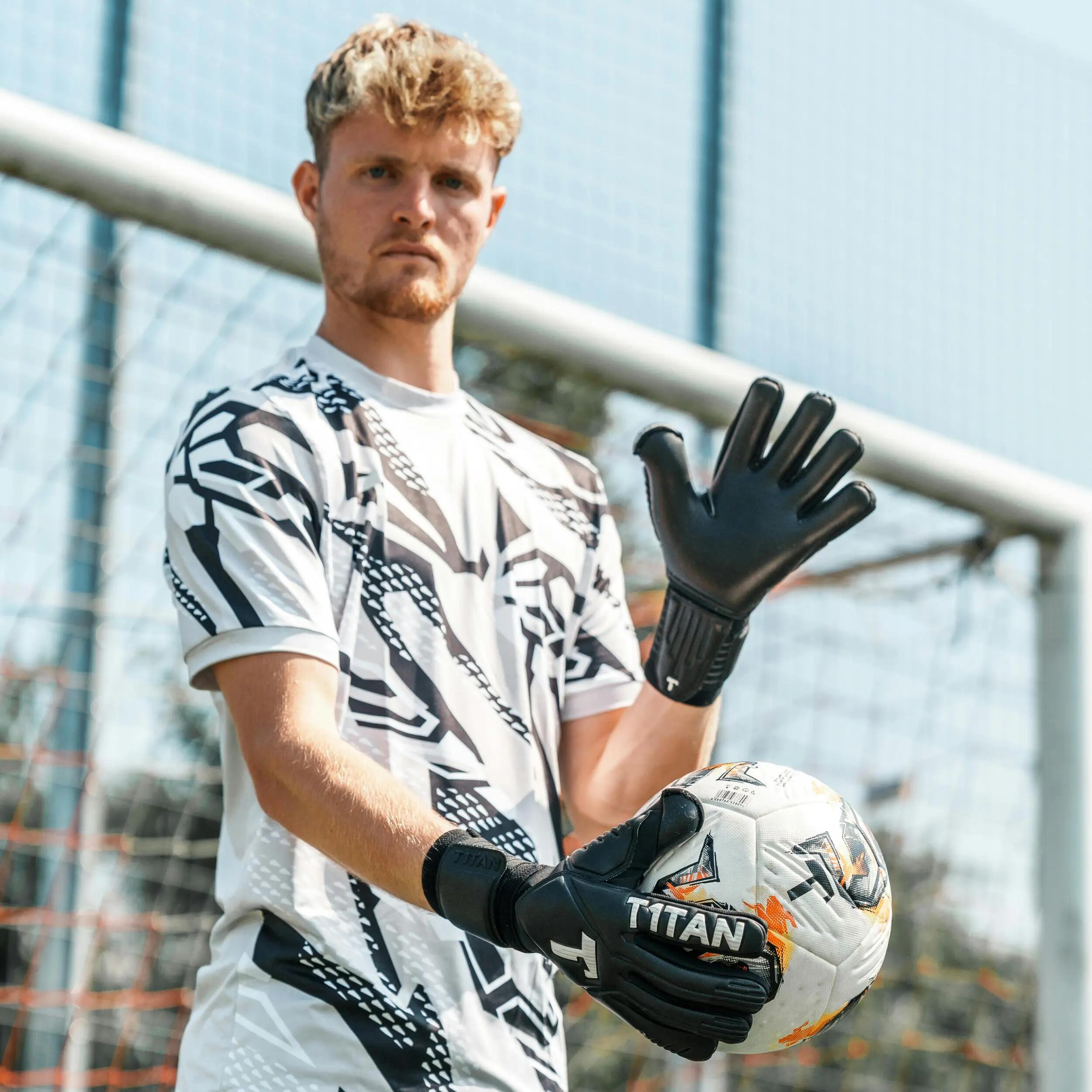 Guanti da portiere per adulti Legend Black-Out con protezione delle dita 4/7