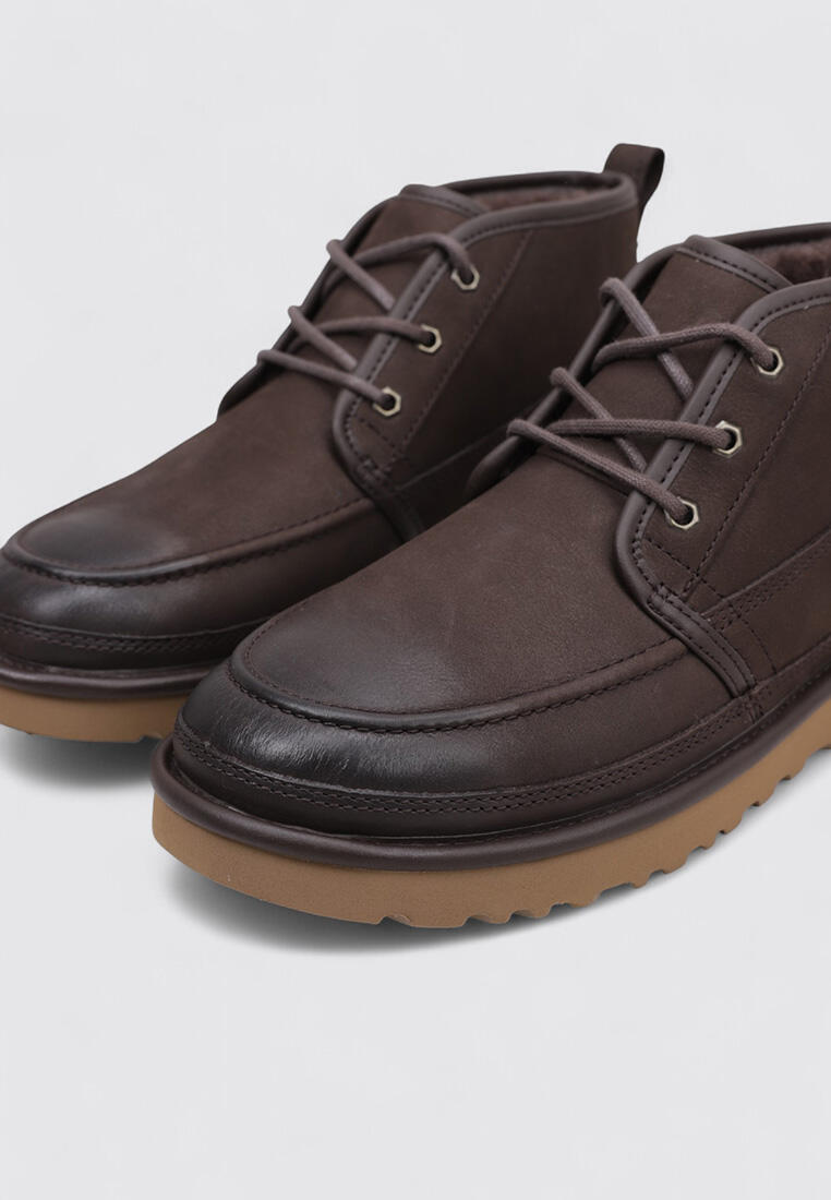 UGG Neumels Moc - Botas esquimales hombre marrón, piel y forro textil 3/6