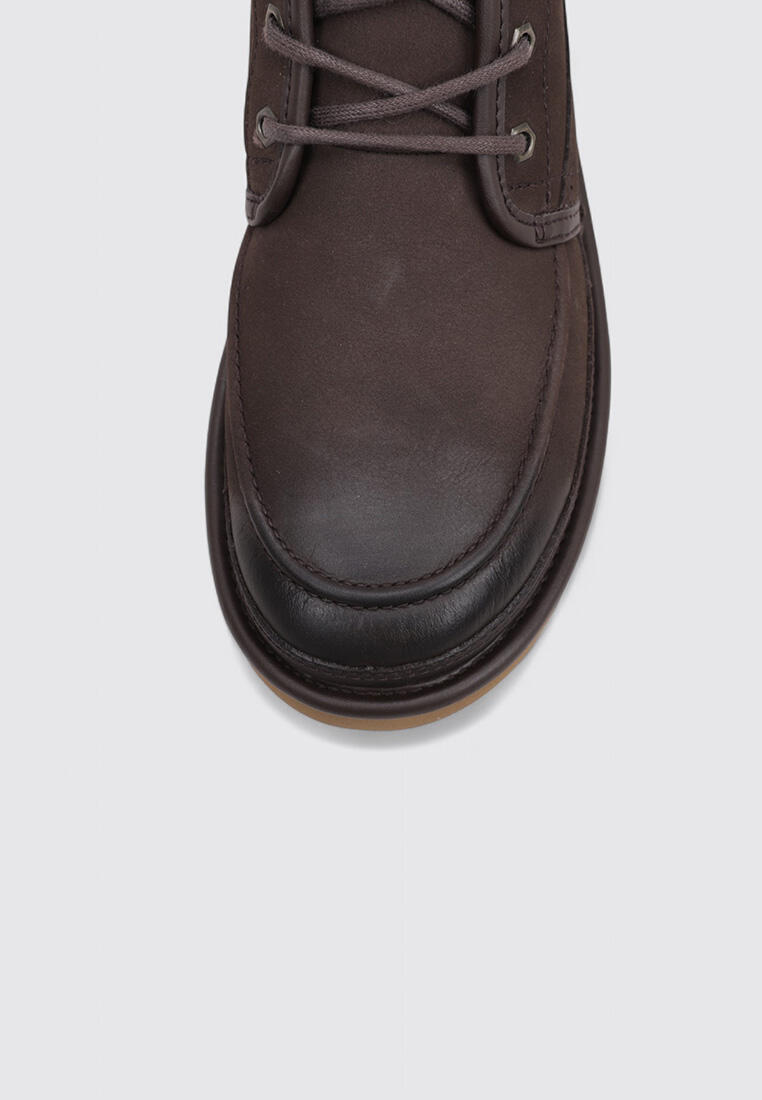 UGG Neumels Moc — Botines medios para hombre en cuero marrón 5/5
