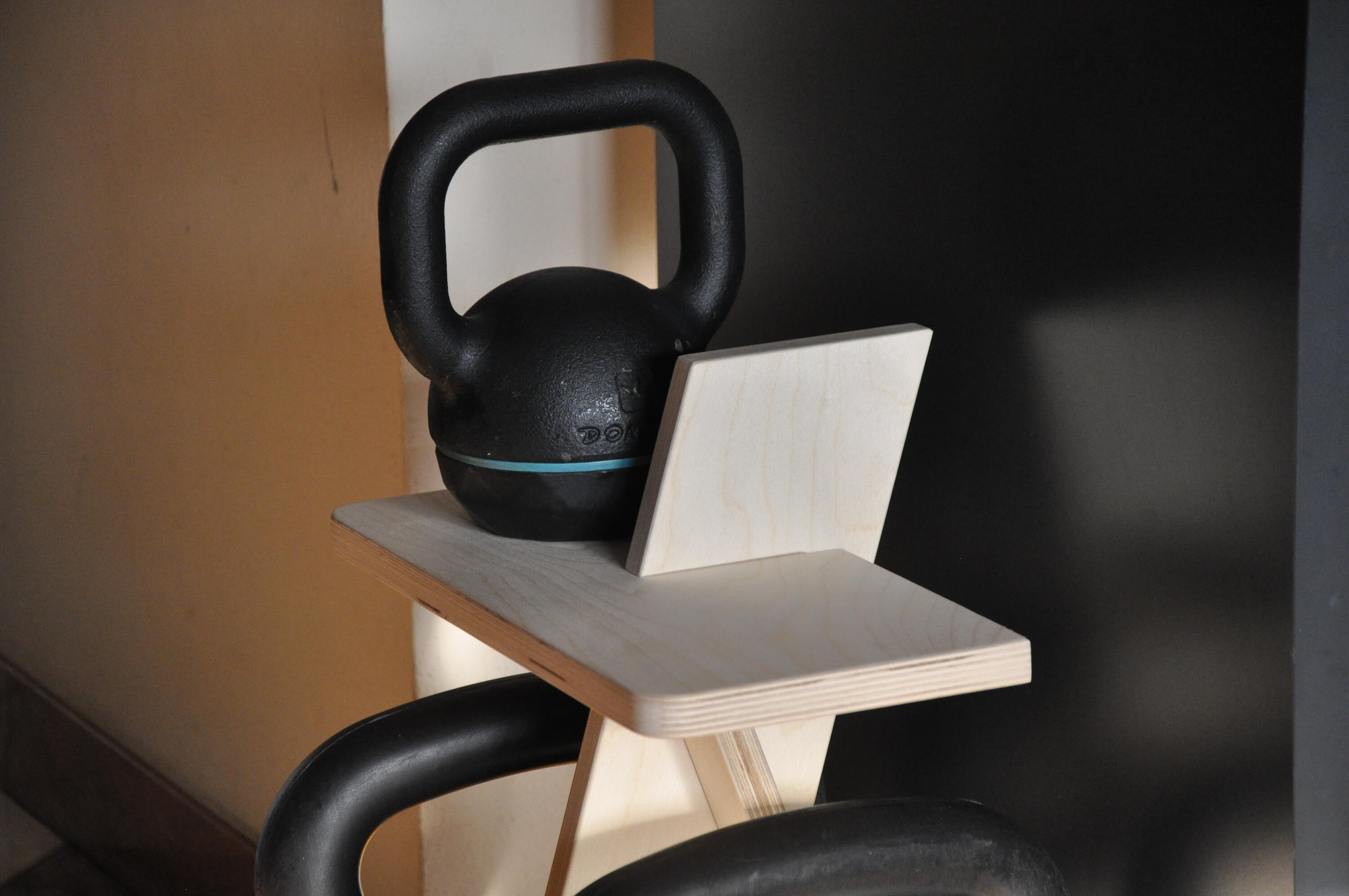 Porta Kettlebell in Legno - Peso massimo 100kg - Supporto per 4 kettlebell 5/6