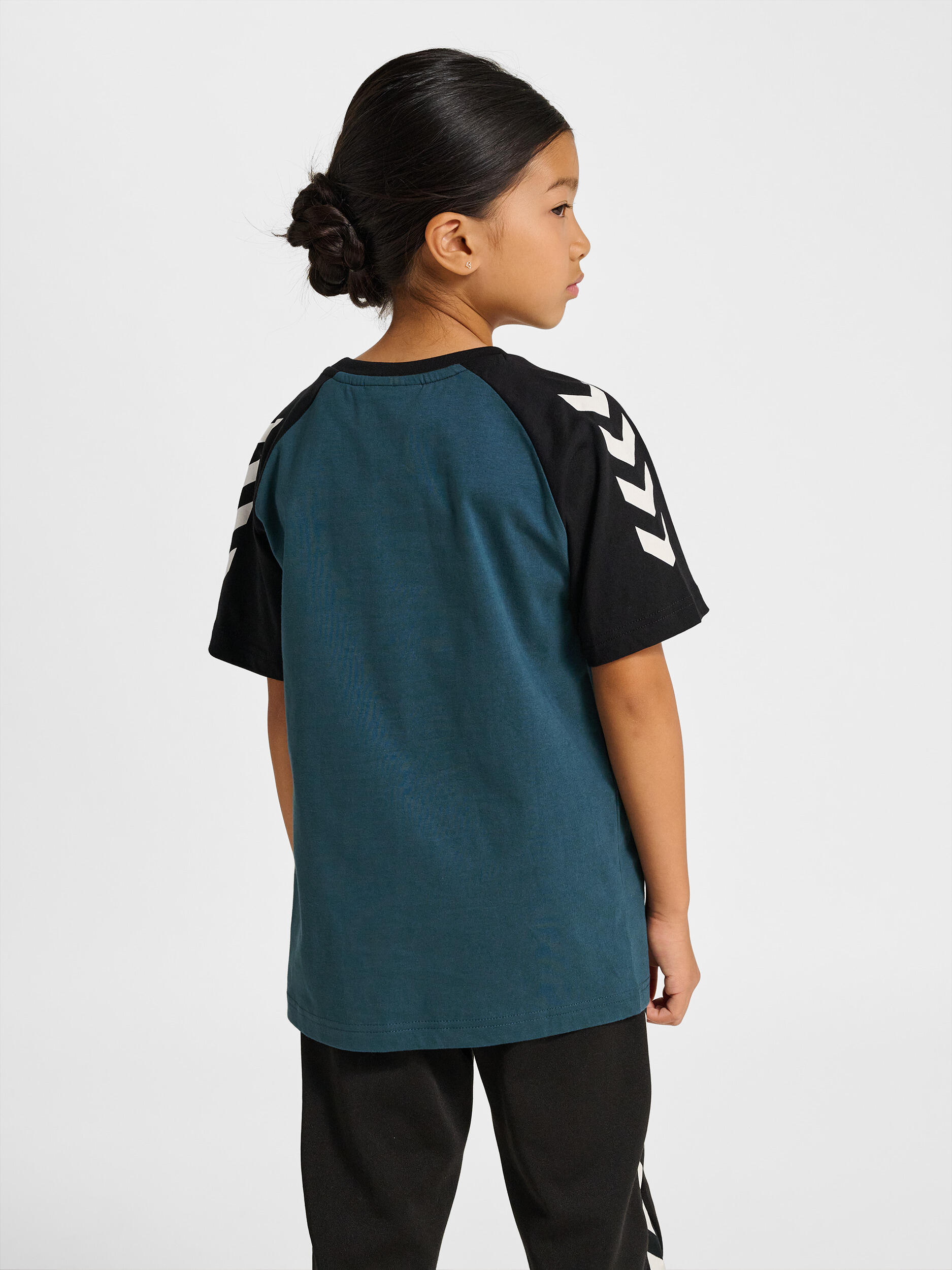 T-shirt con logo del bambino Hummel 2/7