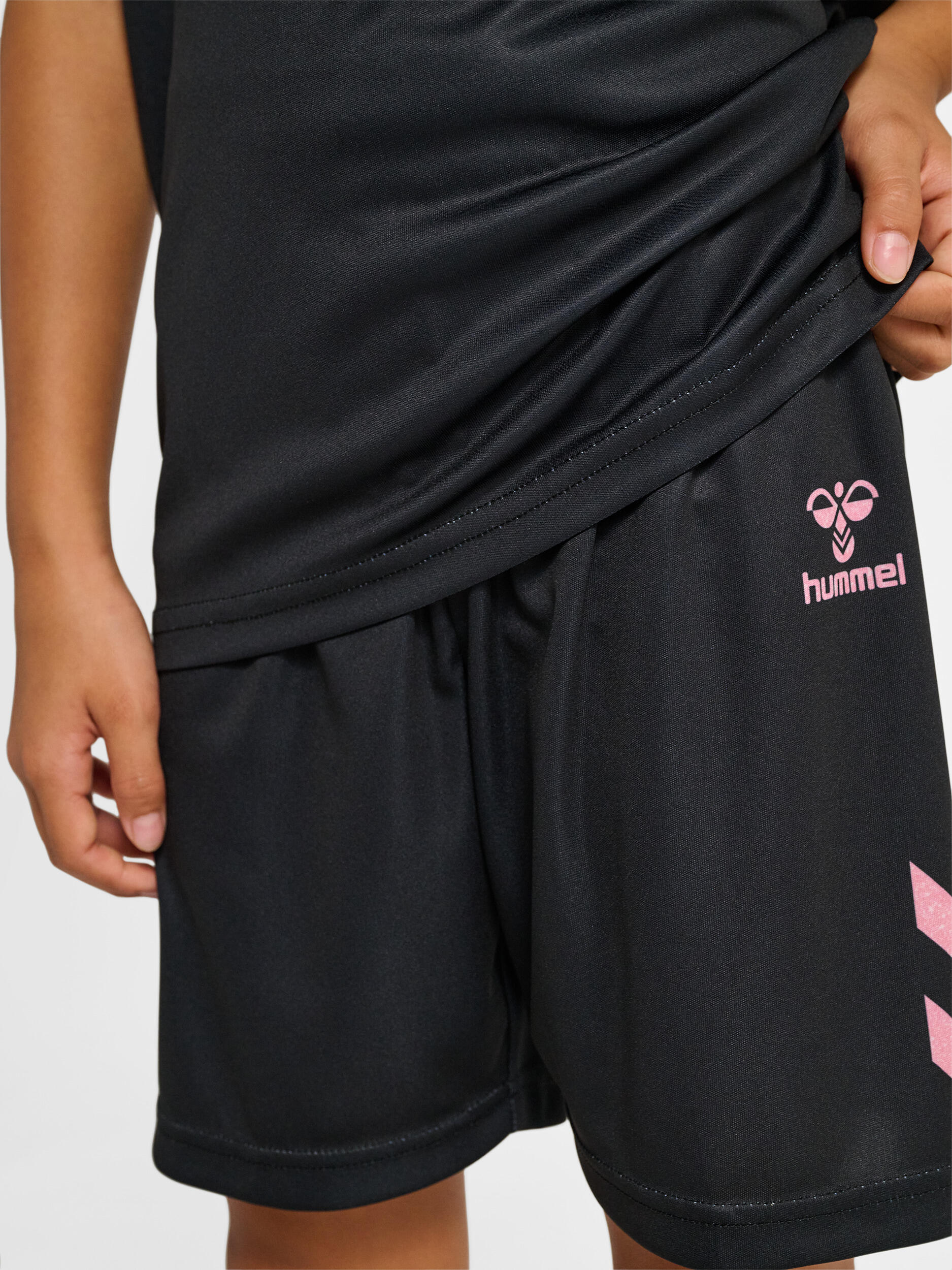 Completo sportivo T-shirt e Shorts da bambino Hummel Shimmer 3/7