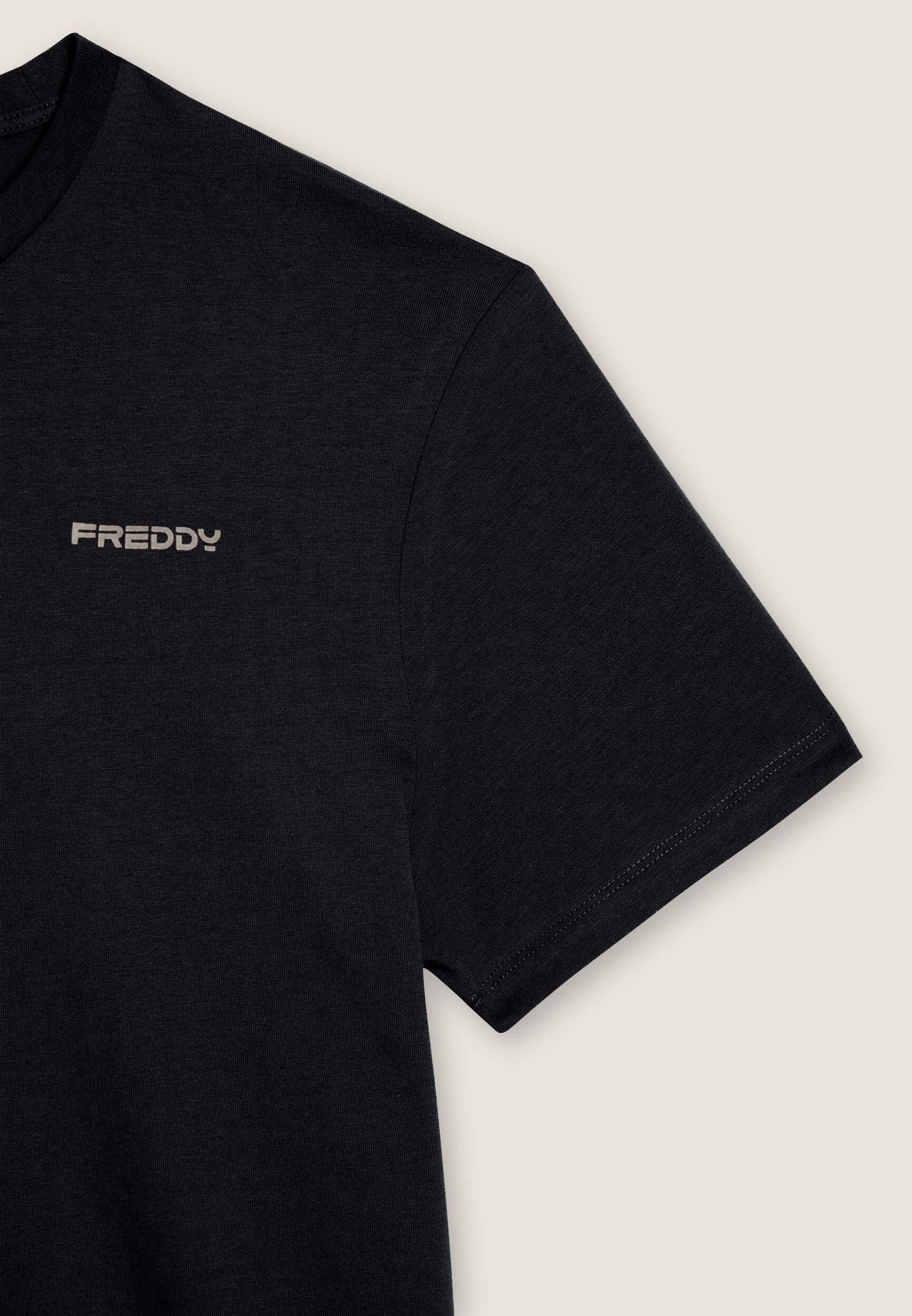 T-shirt basique en coton avec logo sur le cœur 3/3