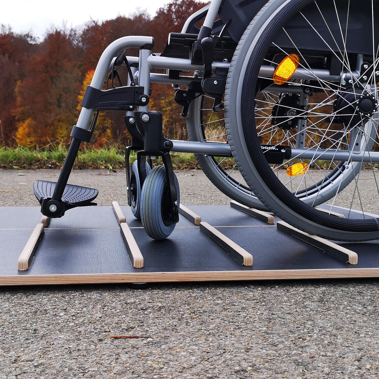 Rolli-Parcours Station Rüttelplatte Gesundheitssport Unisex 2/4