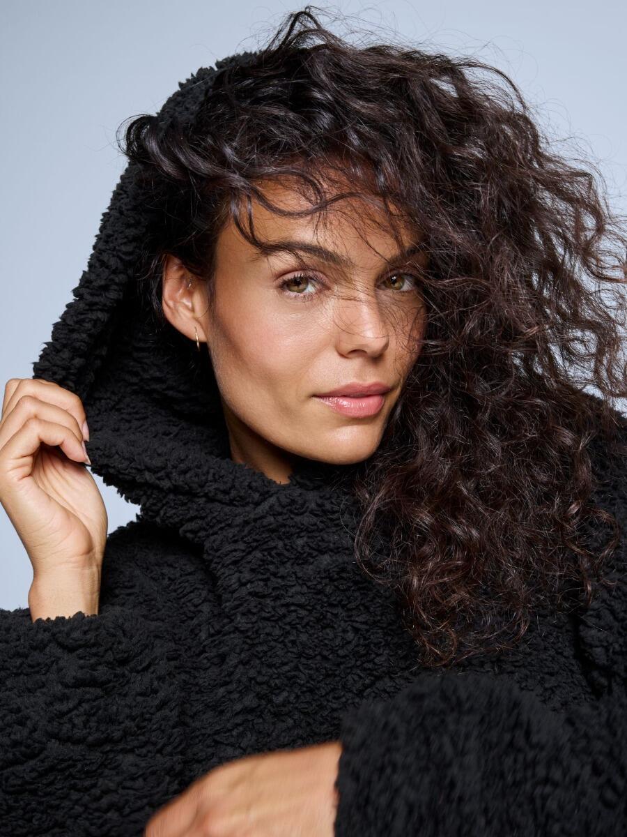 Sweat à capuche moelleux - Femme - Quatre saisons - Teddy - Noir 5/7