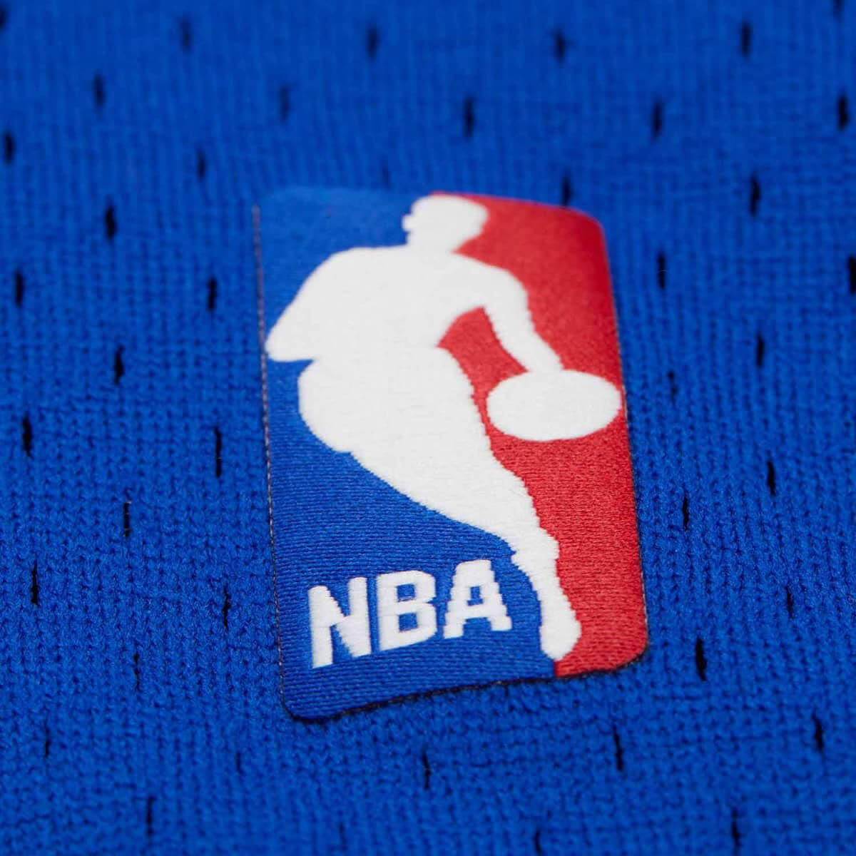 Mitchell & Ness Swingman Jersey New York Knicks Carmelo Anthony 2010/11 blau 3/5
