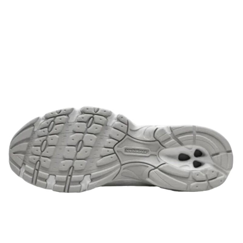 530 Silver Metallic Polka Dots