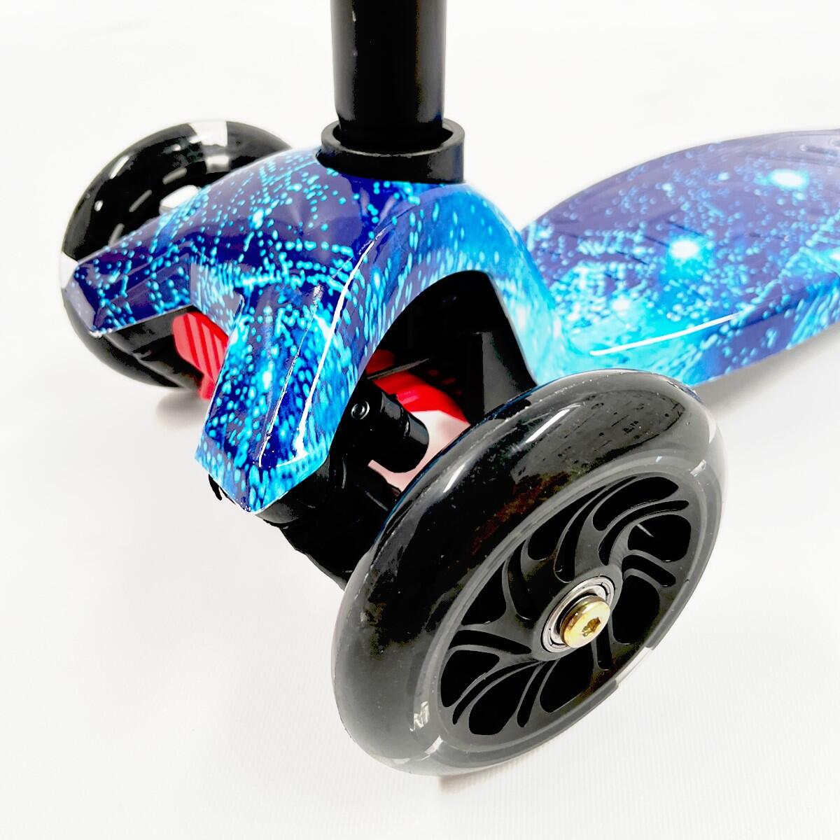 Entwicklungs-Scooter mit 3 Rädern und Lichtern ATAA Flash 4/7