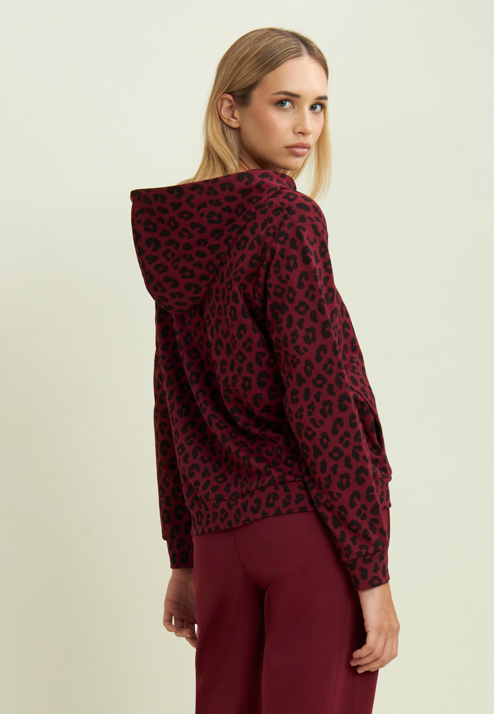 Felpa donna leopardata con zip e cappuccio 3/4
