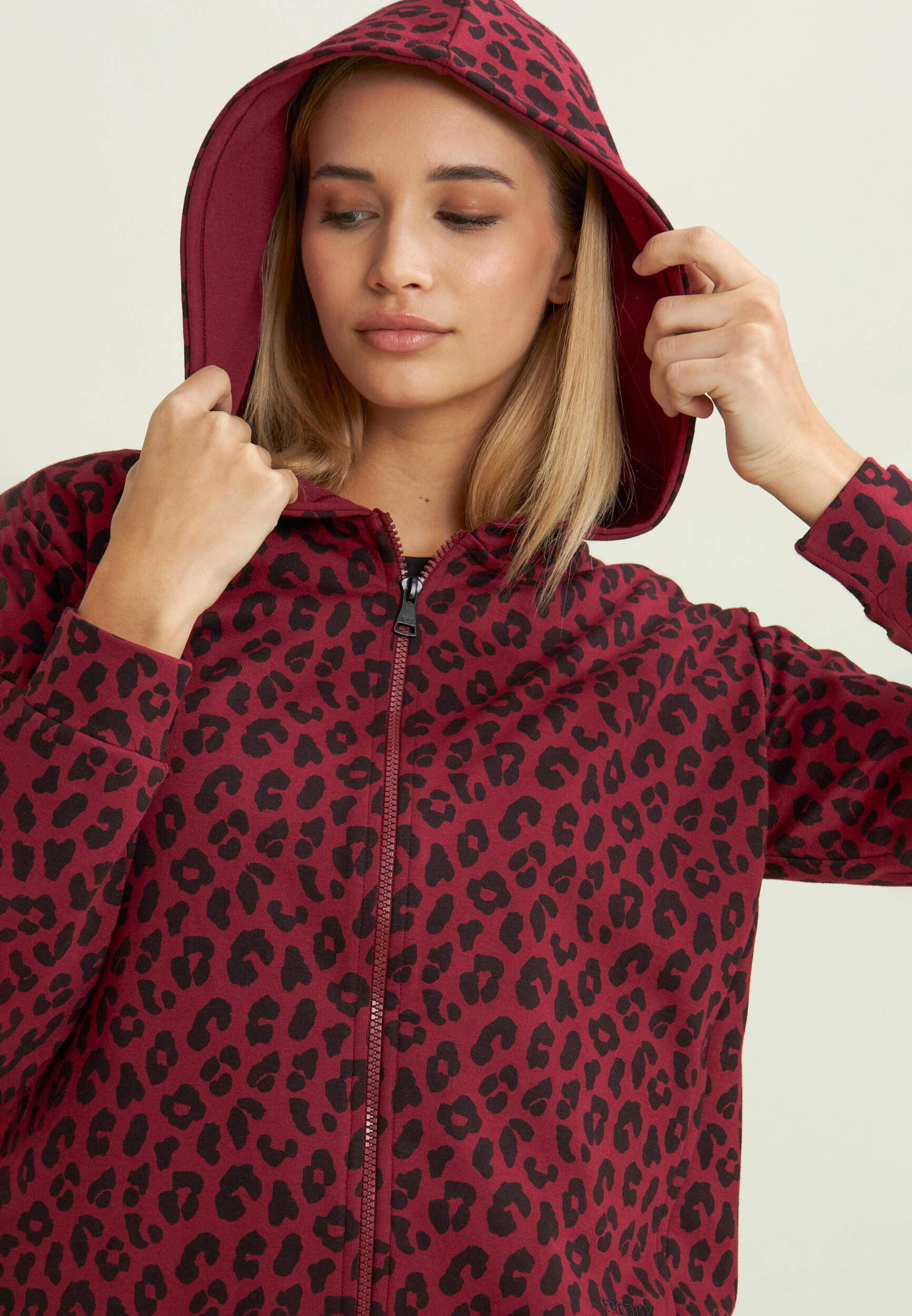 Felpa donna leopardata con zip e cappuccio 4/4