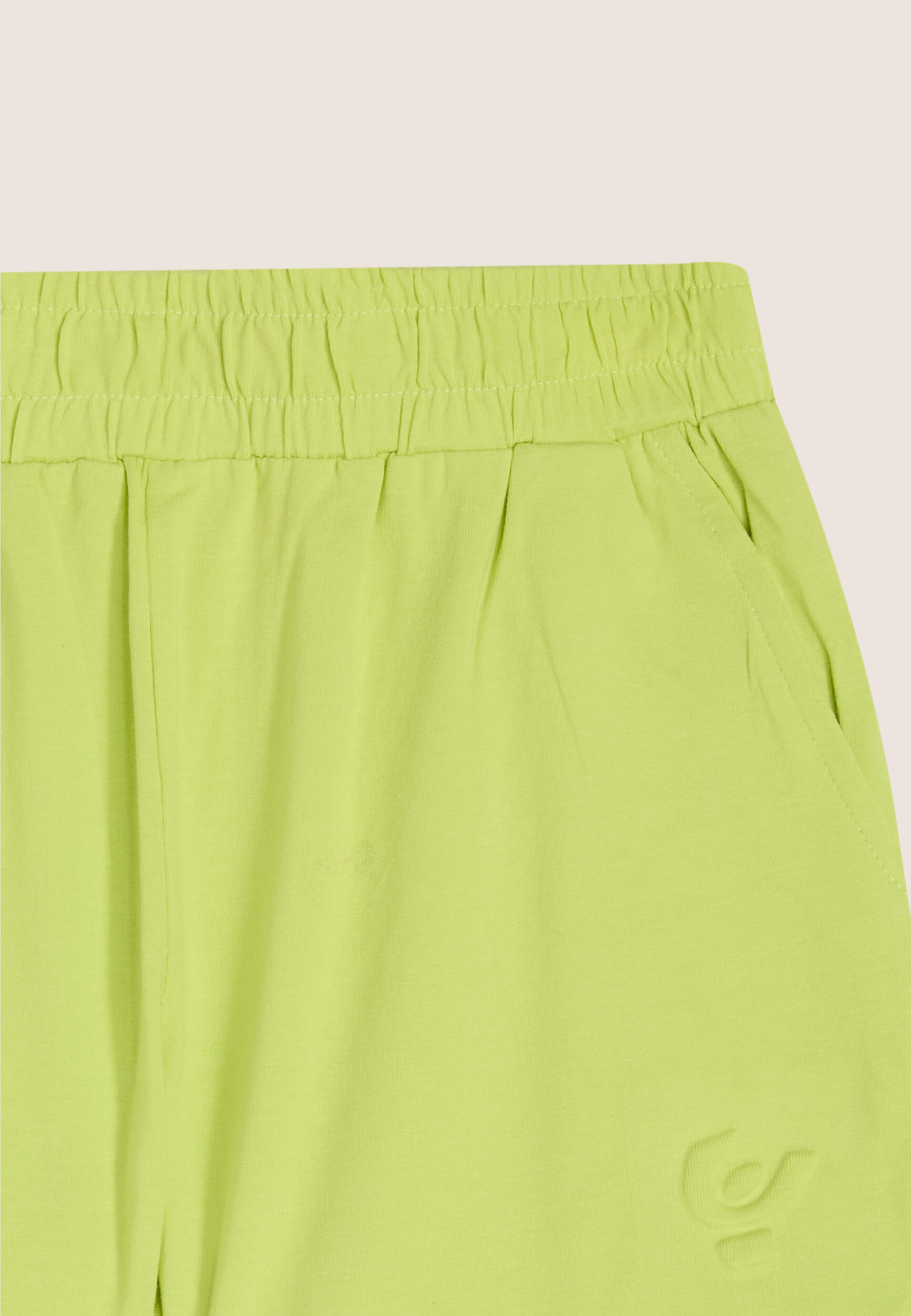 Pantalón corto con elástico interior y bolsillos 3/3