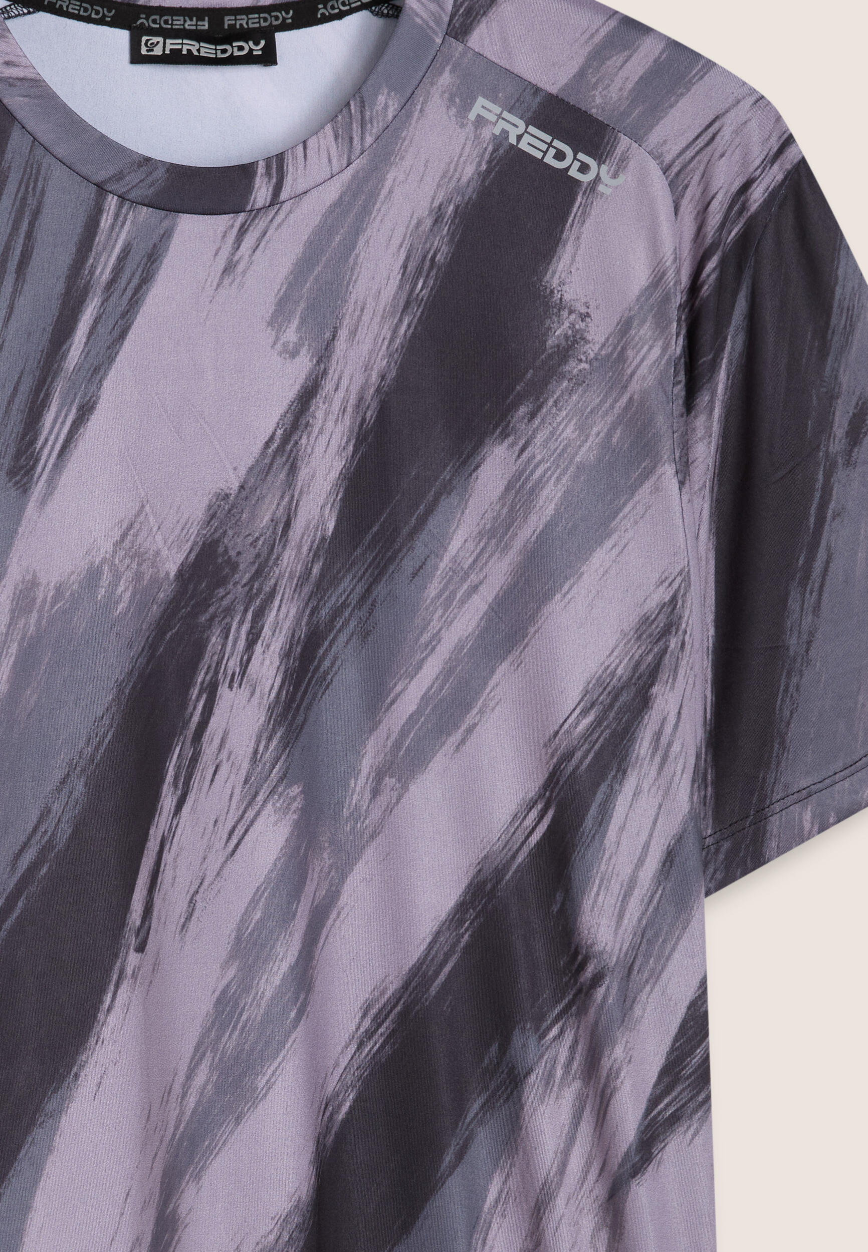 T-shirt stampata effetto pennellata in tessuto tech 3/3