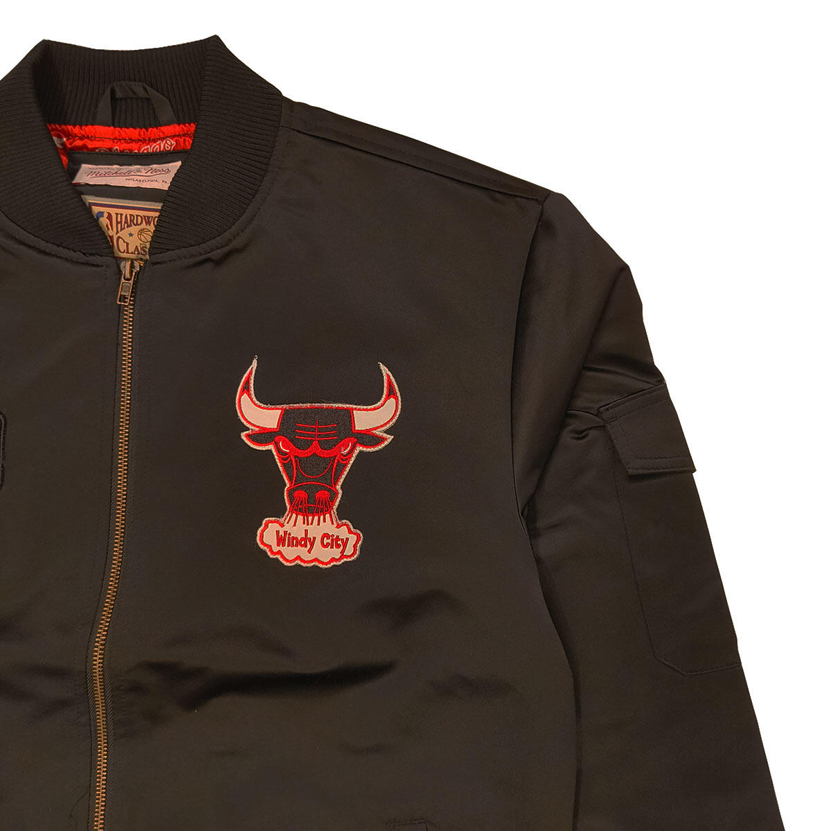 Mitchell & Ness Herren Jacke Chicago Bulls Team Leader Satin schwarz 3/4