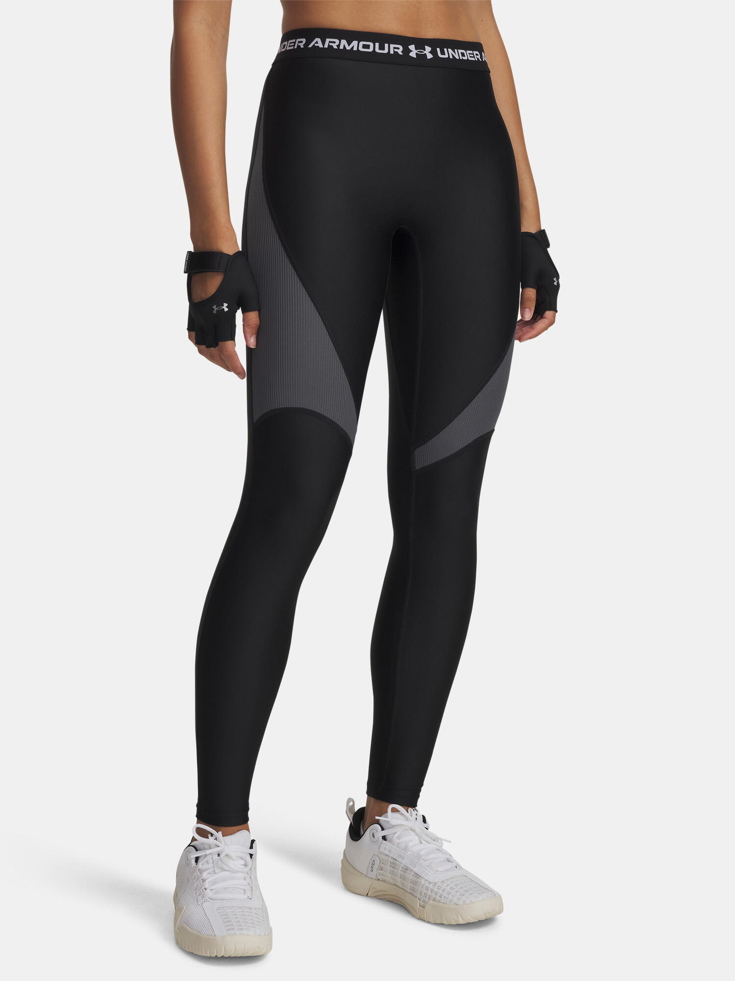 UNDER ARMOUR picture