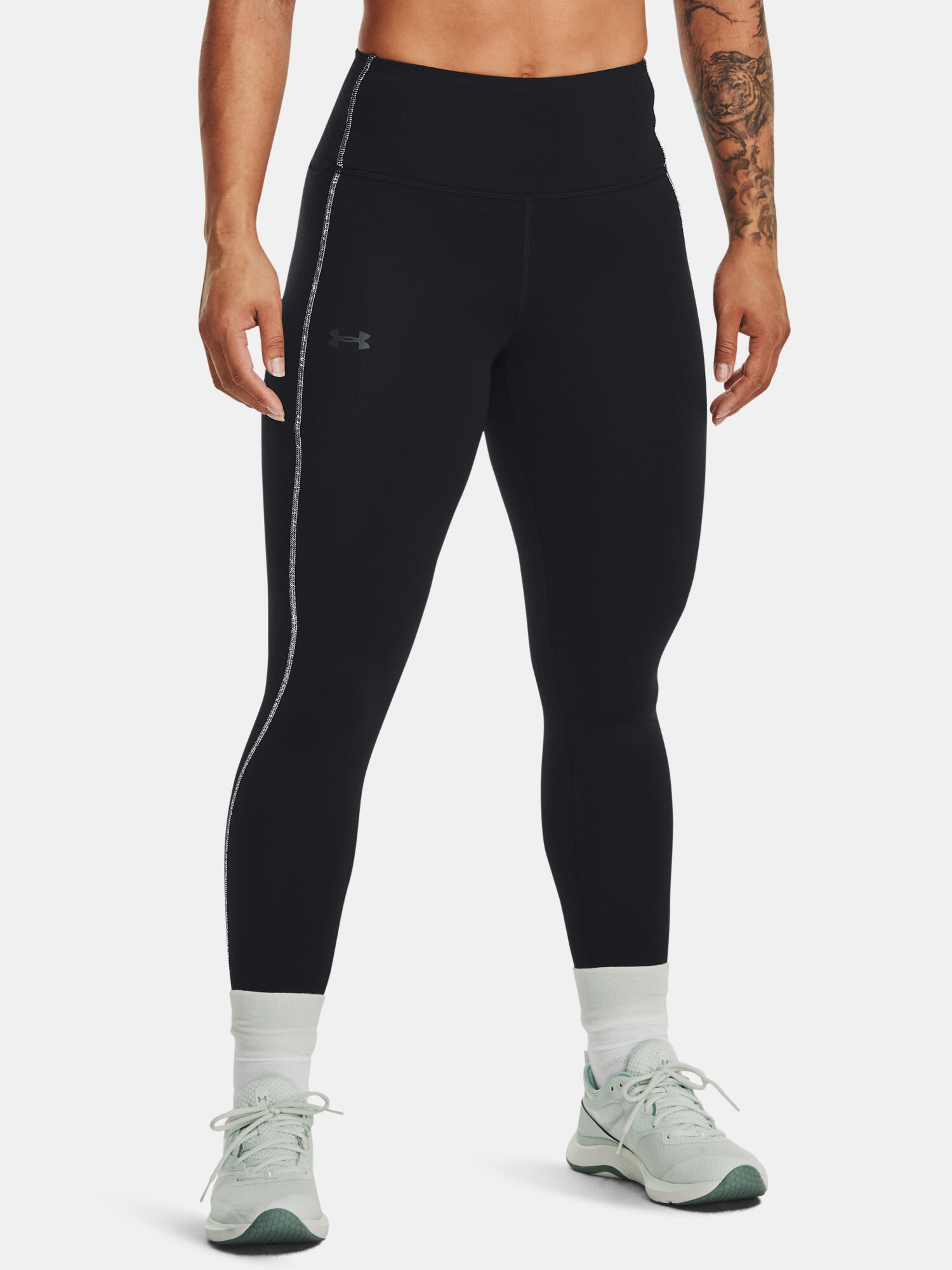UNDER ARMOUR picture