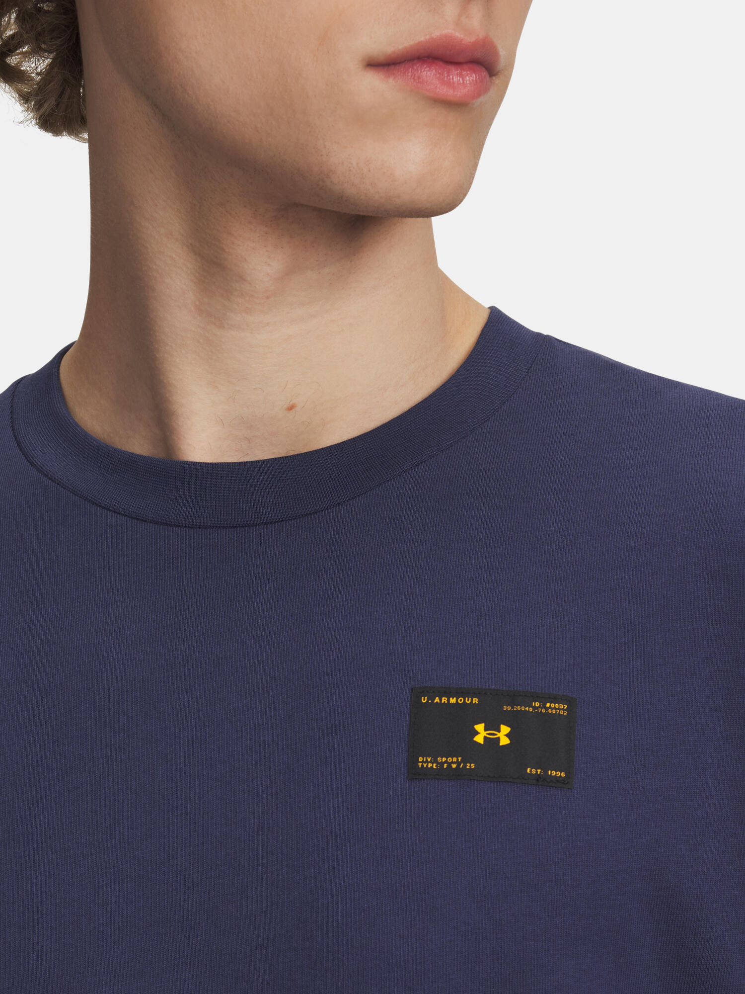 Męska koszulka UA HWT WOVEN LABEL SS 6005668-403 granatowa 2XL 3/4