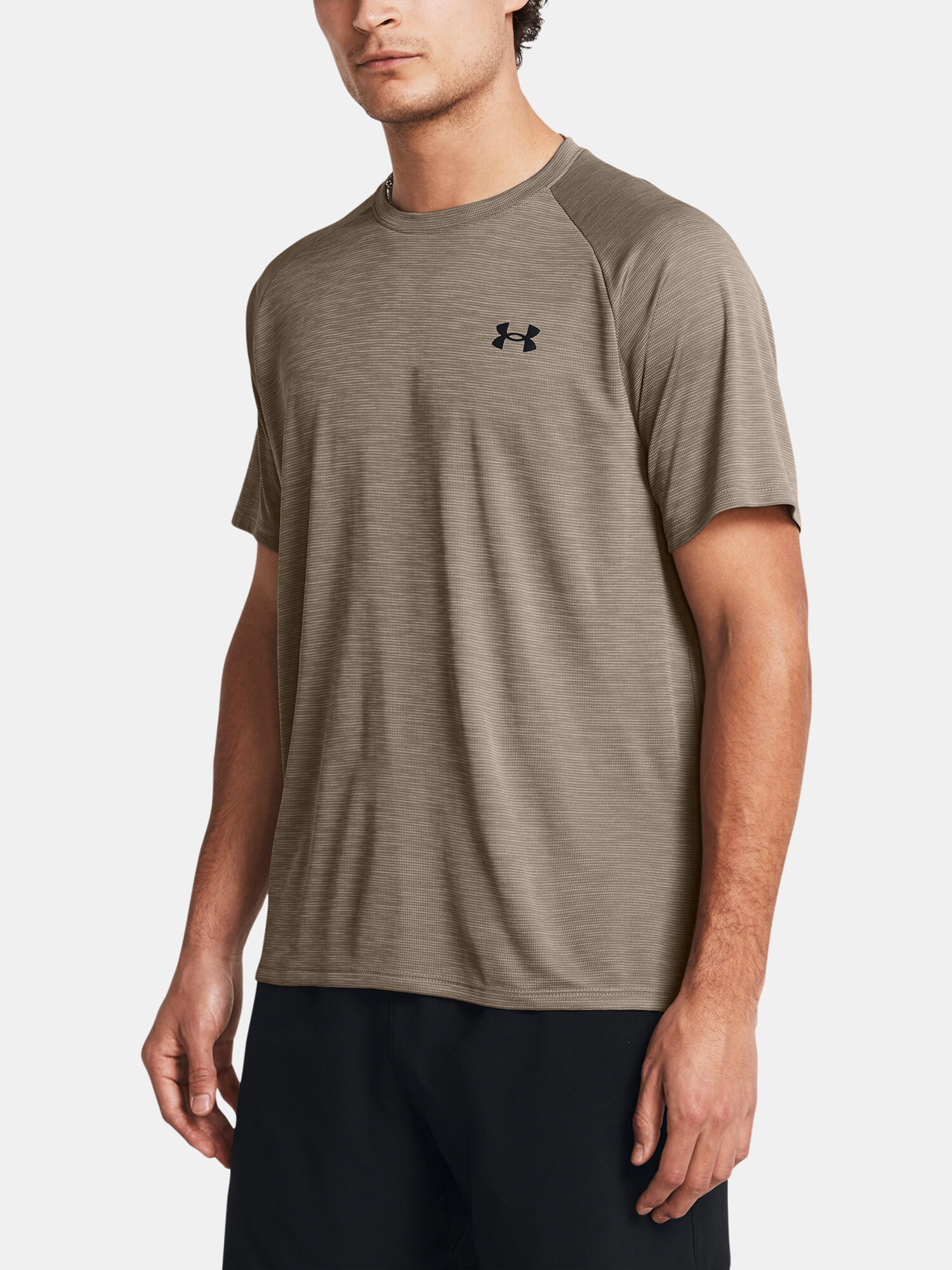 UNDER ARMOUR picture