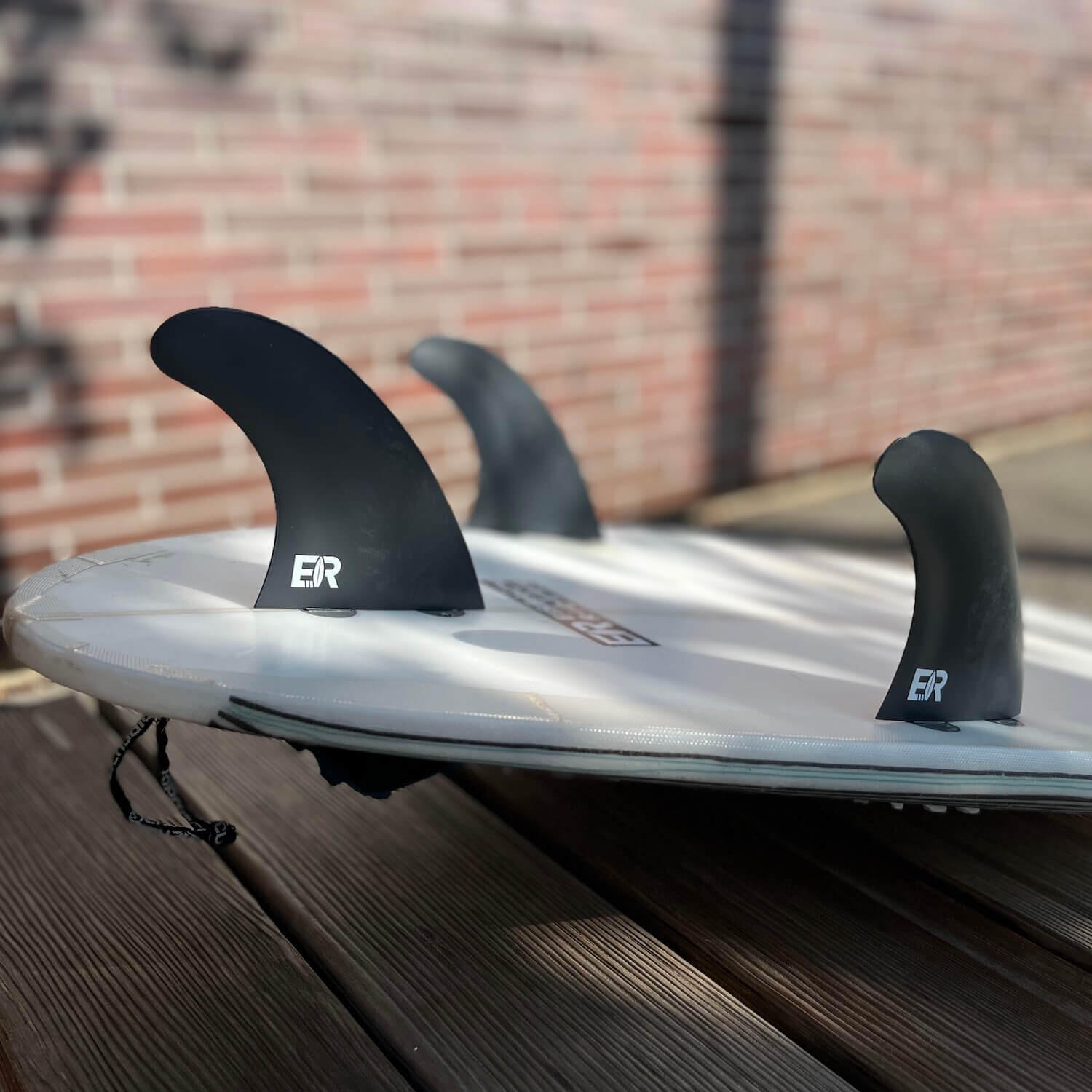 Surfboard Finnen FCS Bio-Based Thruster Set Medium mit Fin Key 2/4