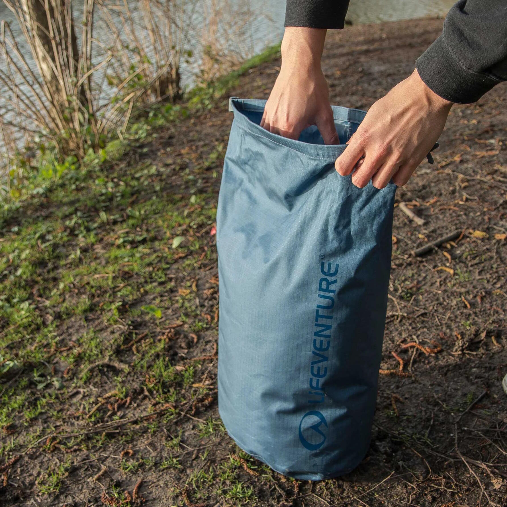 Wasserdichter Beutel Lifeventure Storm Dry Bag 25L blau, Nylon Ripstop 420D 4/7