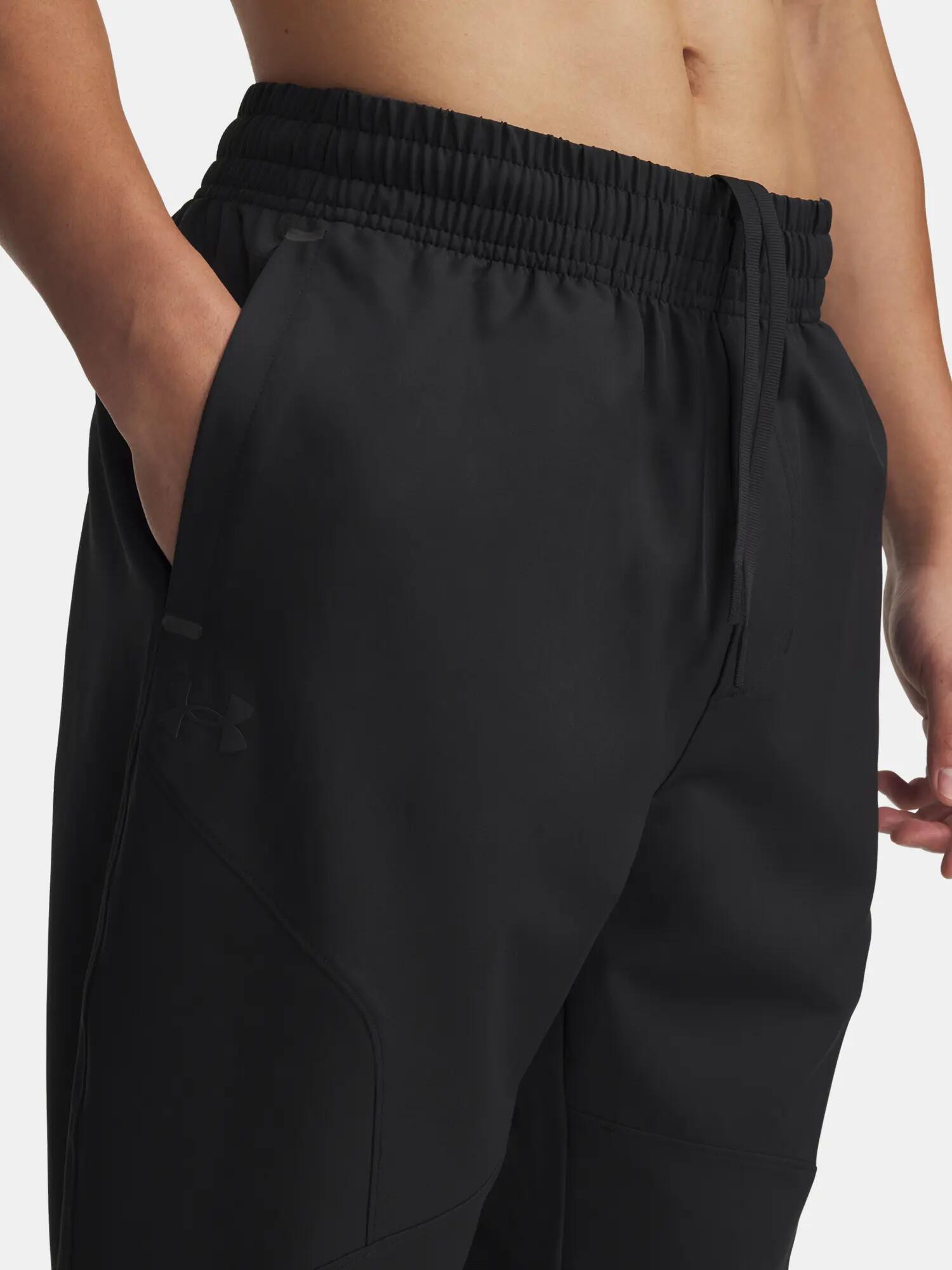 Pantalones deportivos para hombre Under Armour UA Unstoppable Tapered-BLK 3/4