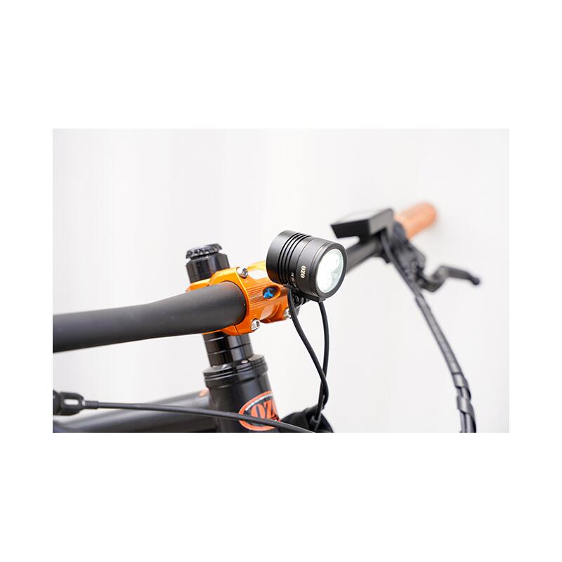 Support guidon pour lampe avant vélo 100 lumens – Fixation rapide et sécurisée 2/6