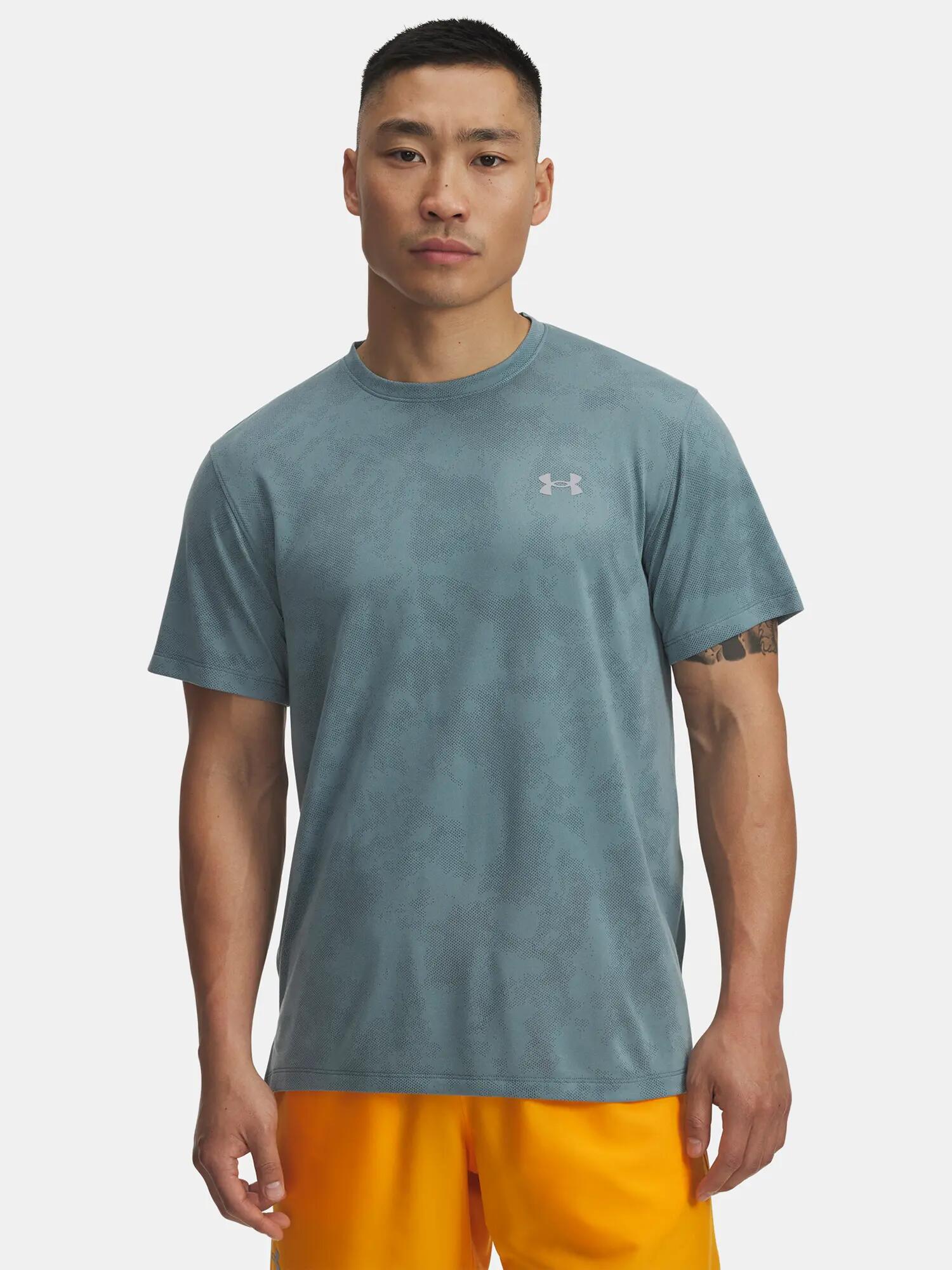 UNDER ARMOUR picture