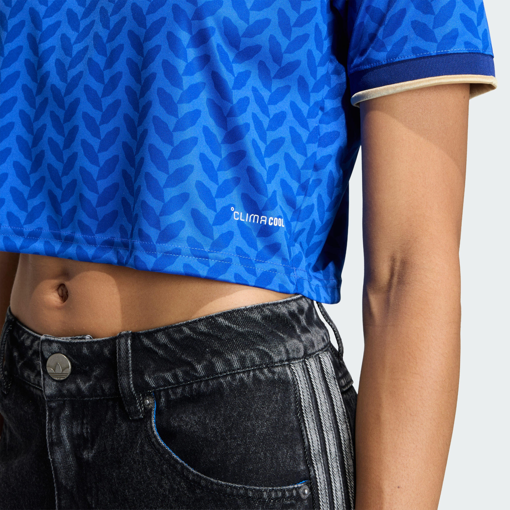 Italien 26 Heimtrikot, kürzer geschnitten 5/8