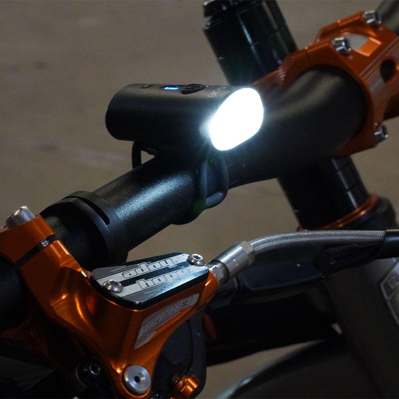 Pack complet d’éclairage vélo – Phare avant 100 Lumens + feu arrière 15 Lumens 5/6