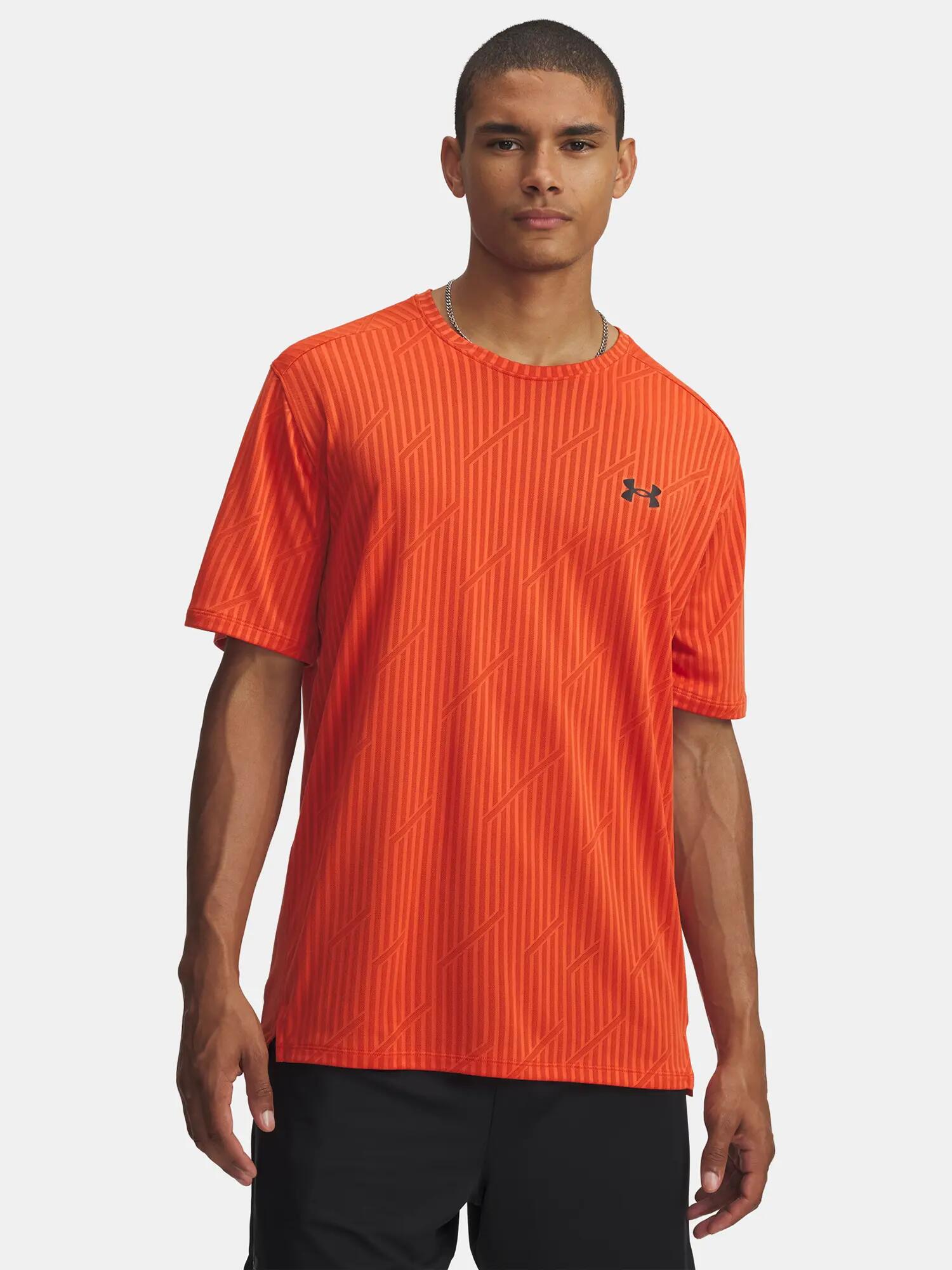 UNDER ARMOUR picture