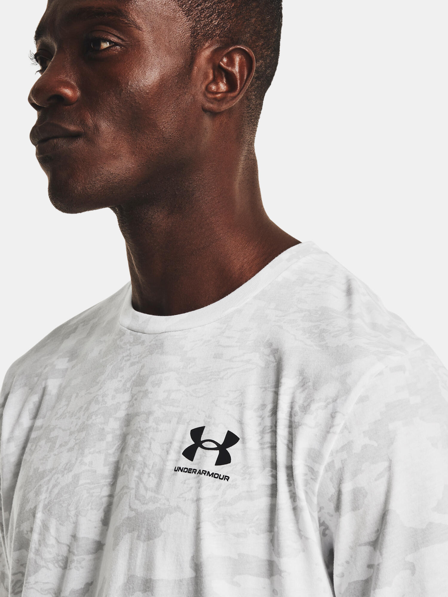 T-shirt Under Armour blanc confortable homme 5/7