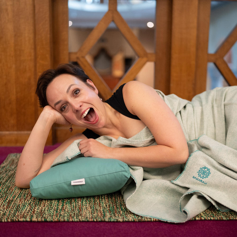 Samarali Travesseiro Savasana, almofada de pescoço para yoga 2/7