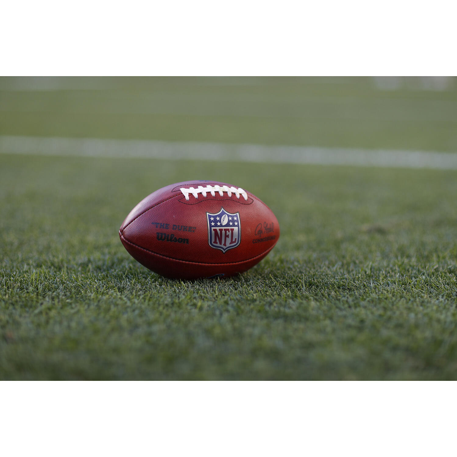 Bola de jogo oficial Wilson New NFL Duke American Football tamanho 9 2/6