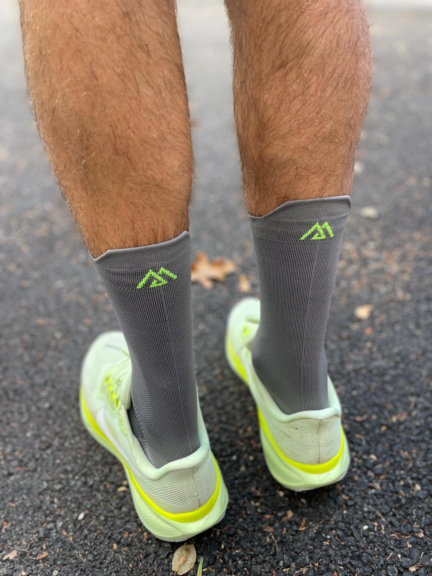 Chaussettes de Course Fines et Respirantes - Running, Vélo, Sports - La grise 2/7