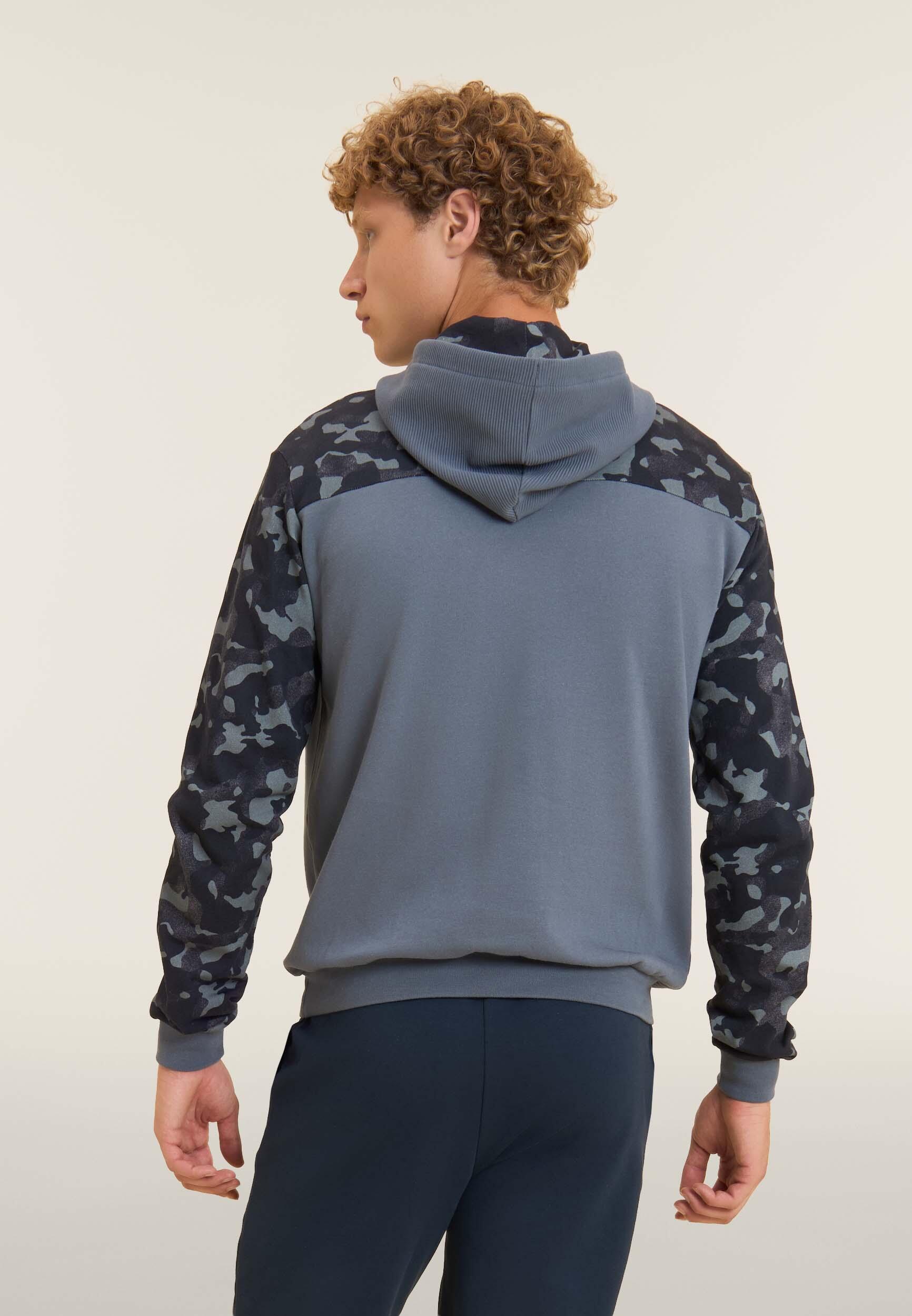 Sweat-shirt à capuche avec empiècements camouflage et graphique central 3/4