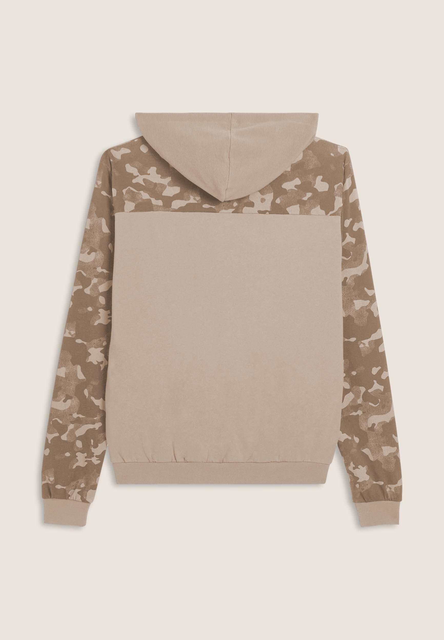 Felpa cappuccio con inserti camouflage e grafica centrale 2/3