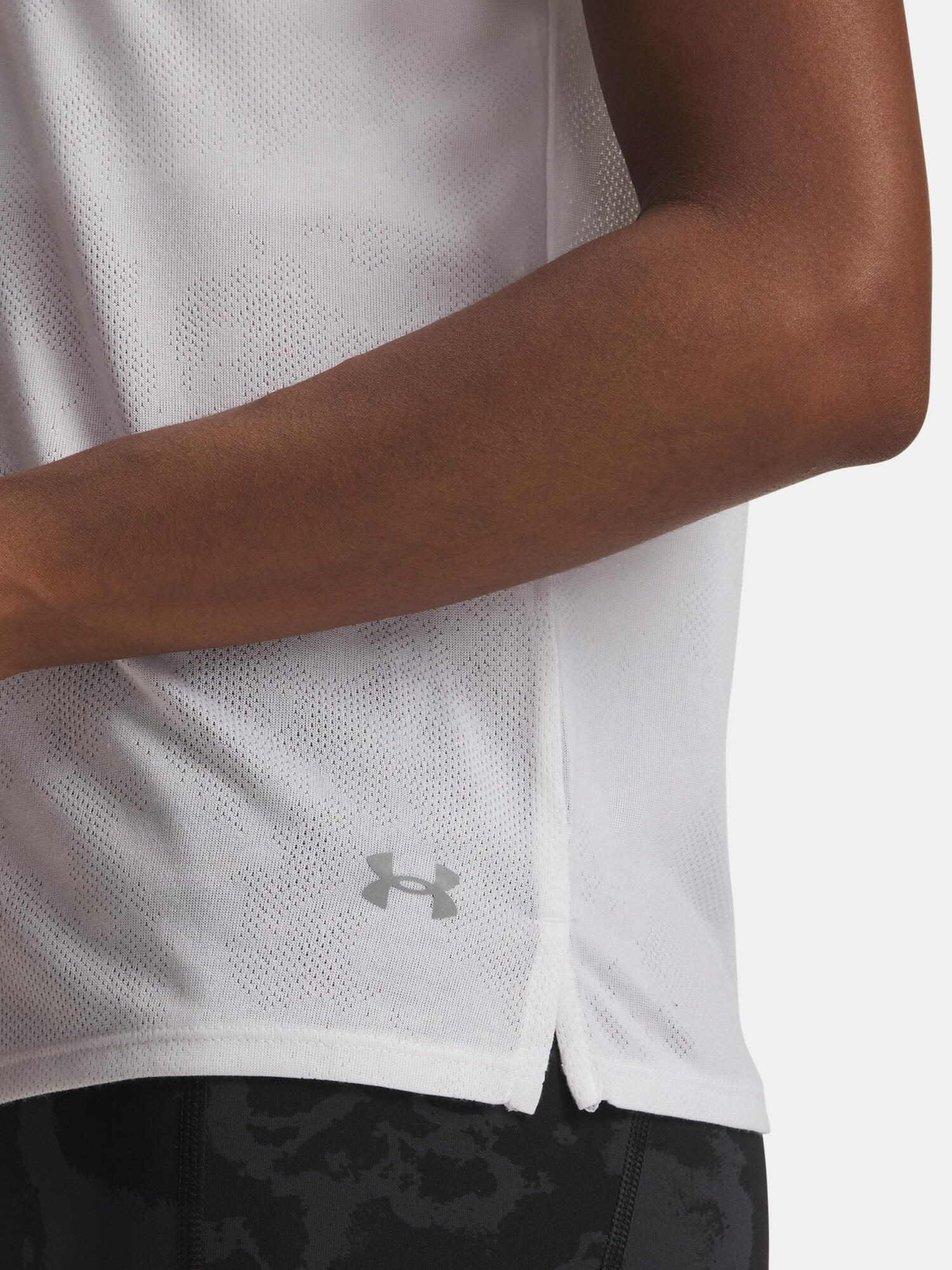 T-shirt Under armour modèle 6005096-100 pour femmes 3/3